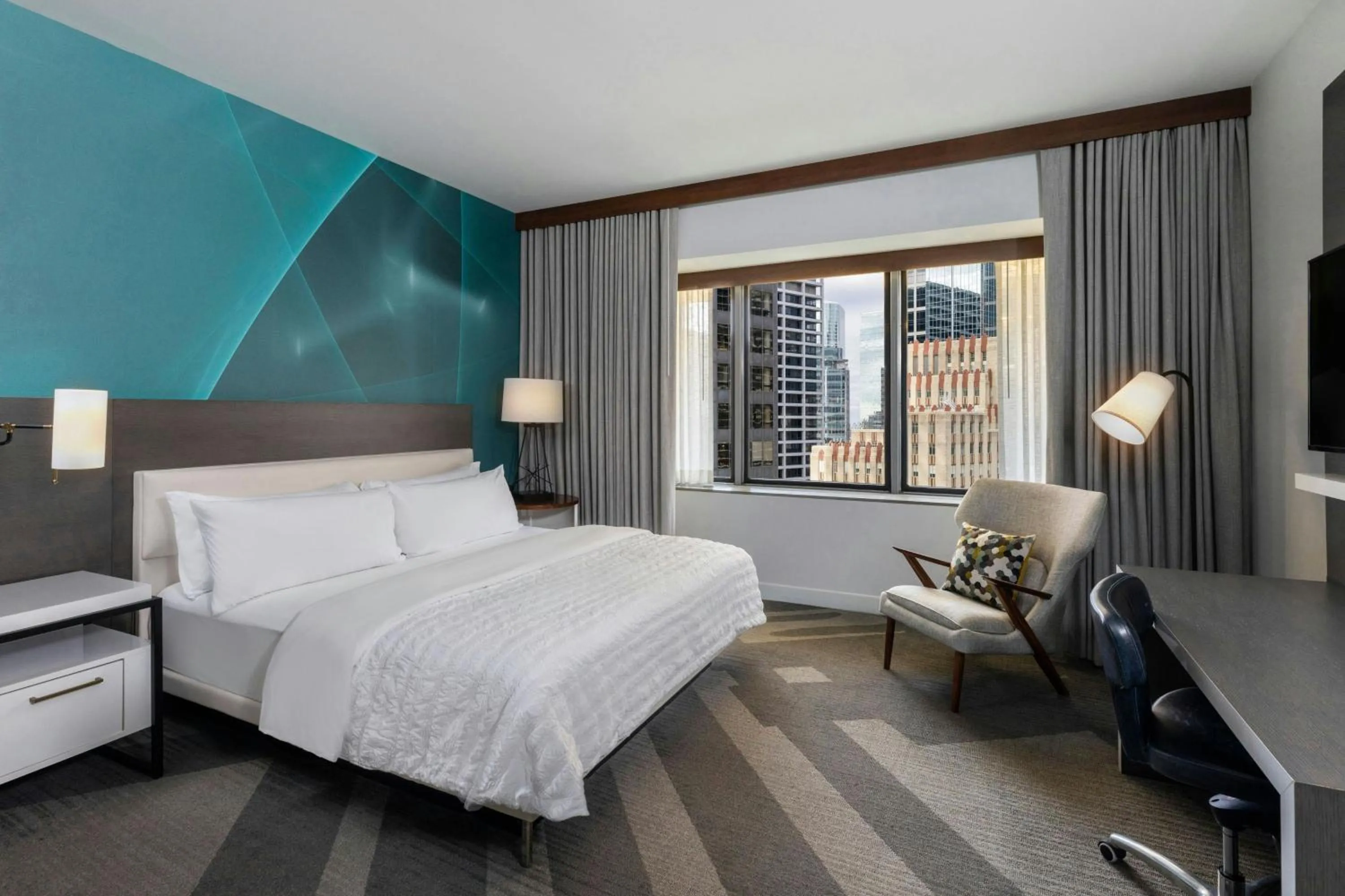 Photo of the whole room, Bed in Le Meridien Houston Downtown