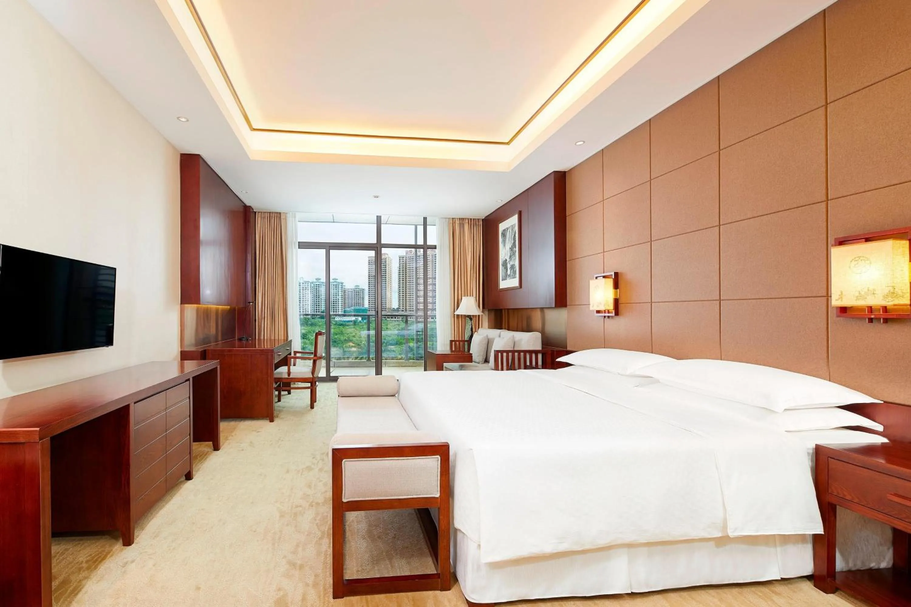 Photo of the whole room, Bed in Four Points by Sheraton Danzhou