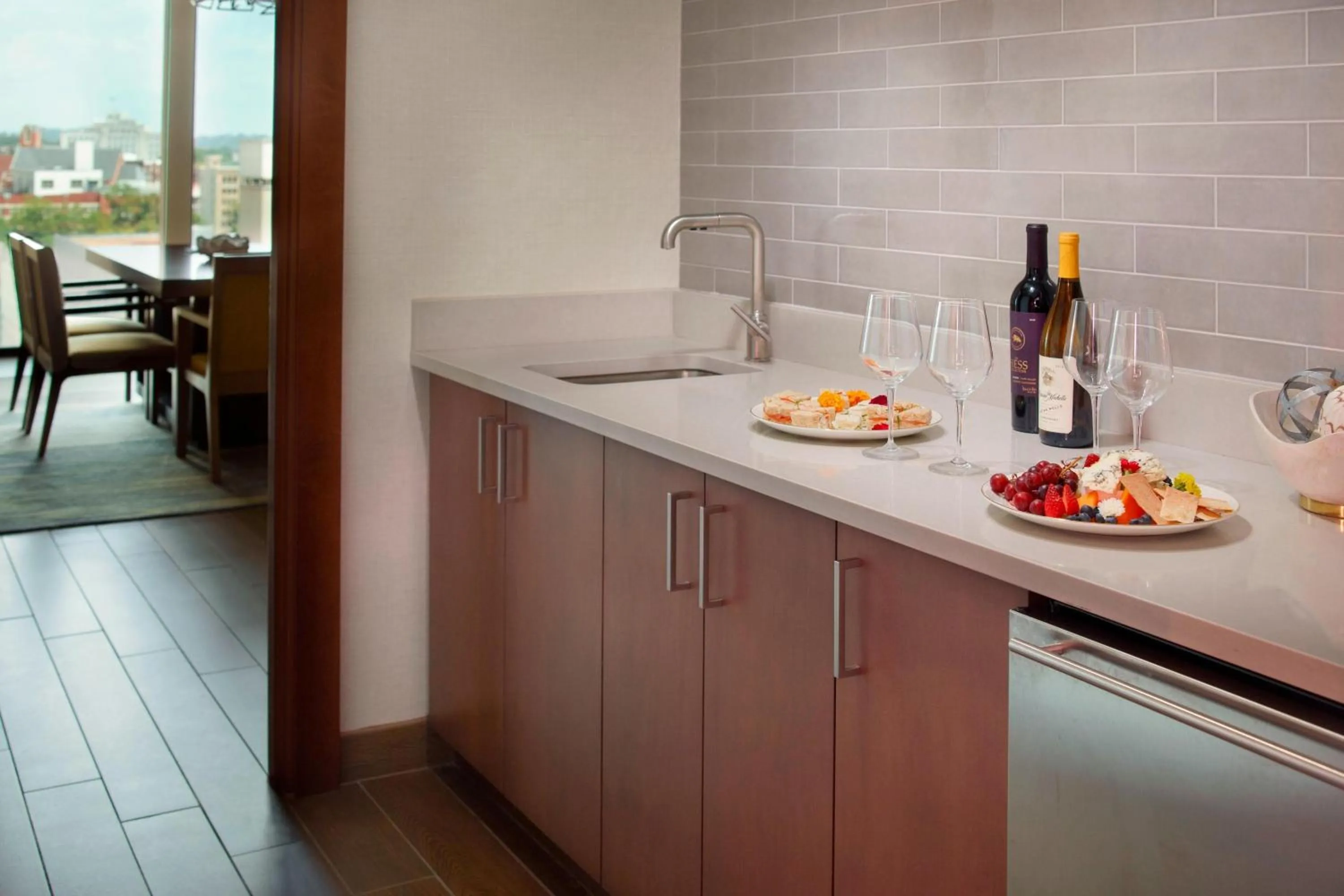 Lounge or bar in The Westin Chattanooga