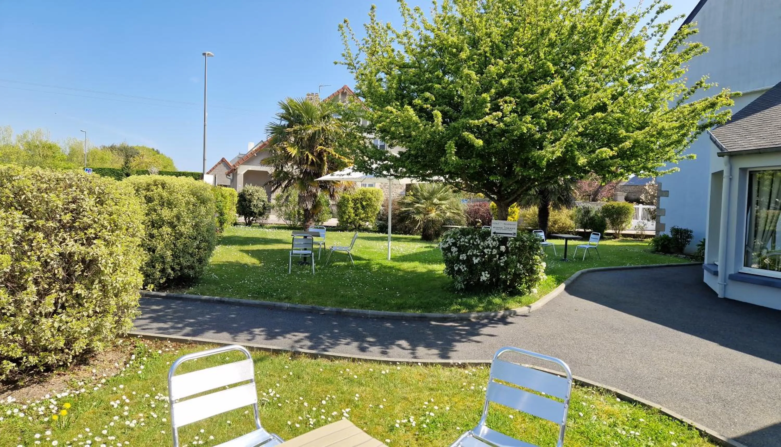Garden in Hotel Logis Au Moyne de Saire