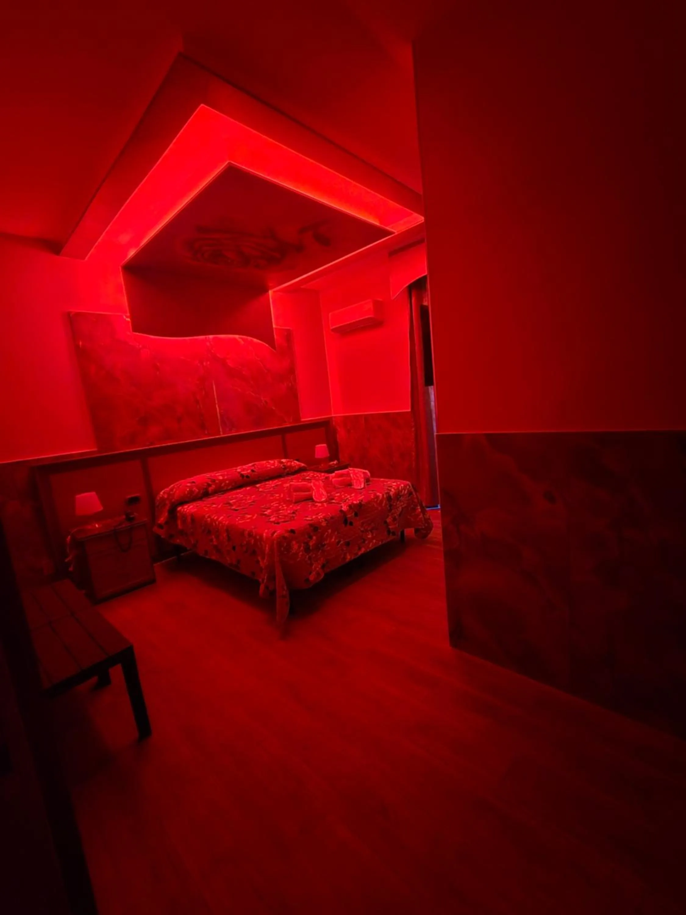 Bedroom, Bed in Hotel Iris