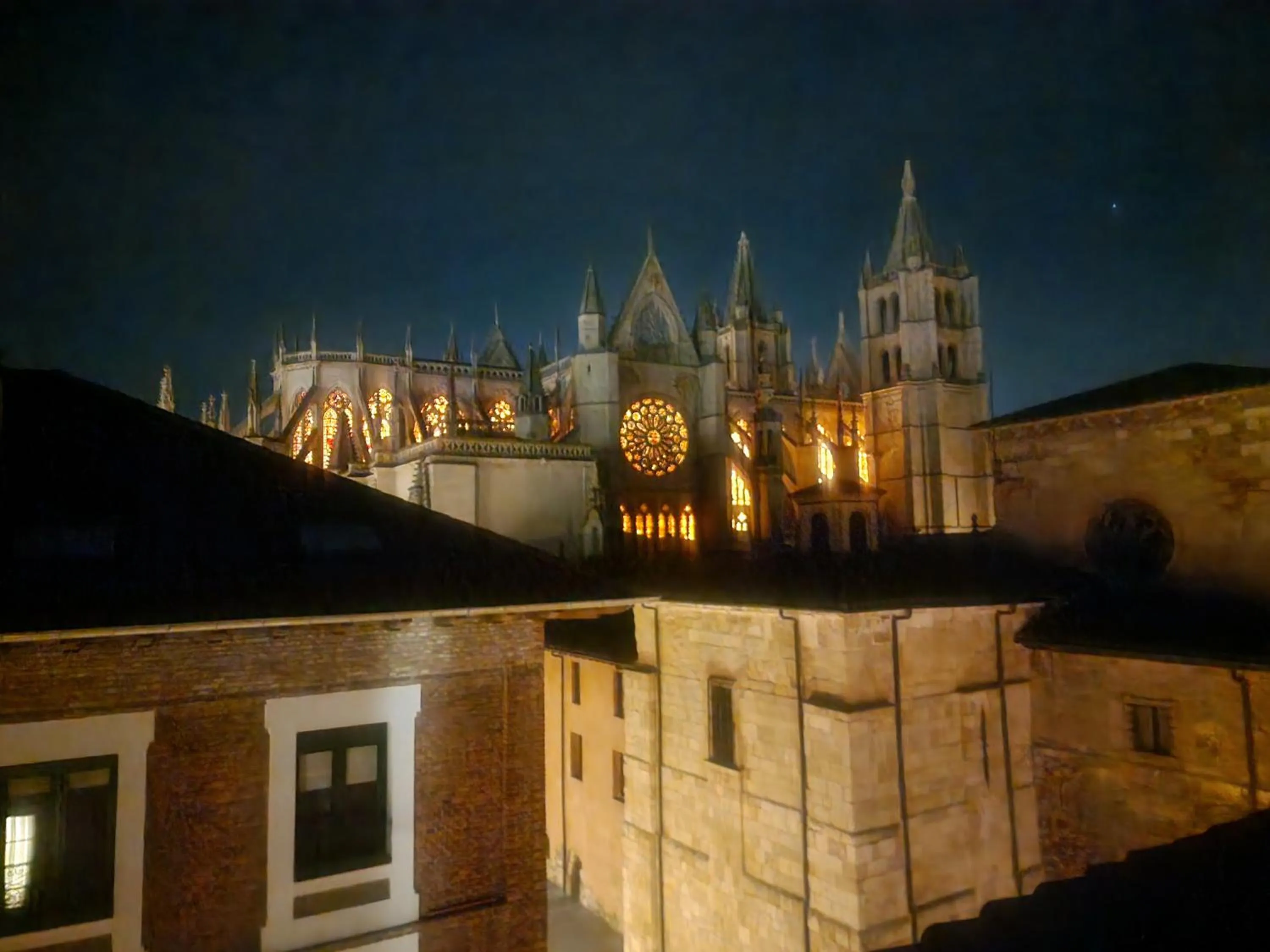 Landmark view in Hotel Spa QH Centro León
