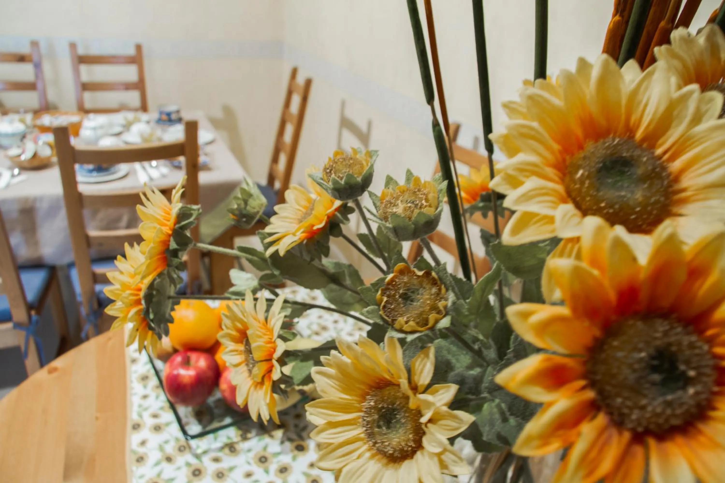 Dining area in B&B Bonapace Portanolana