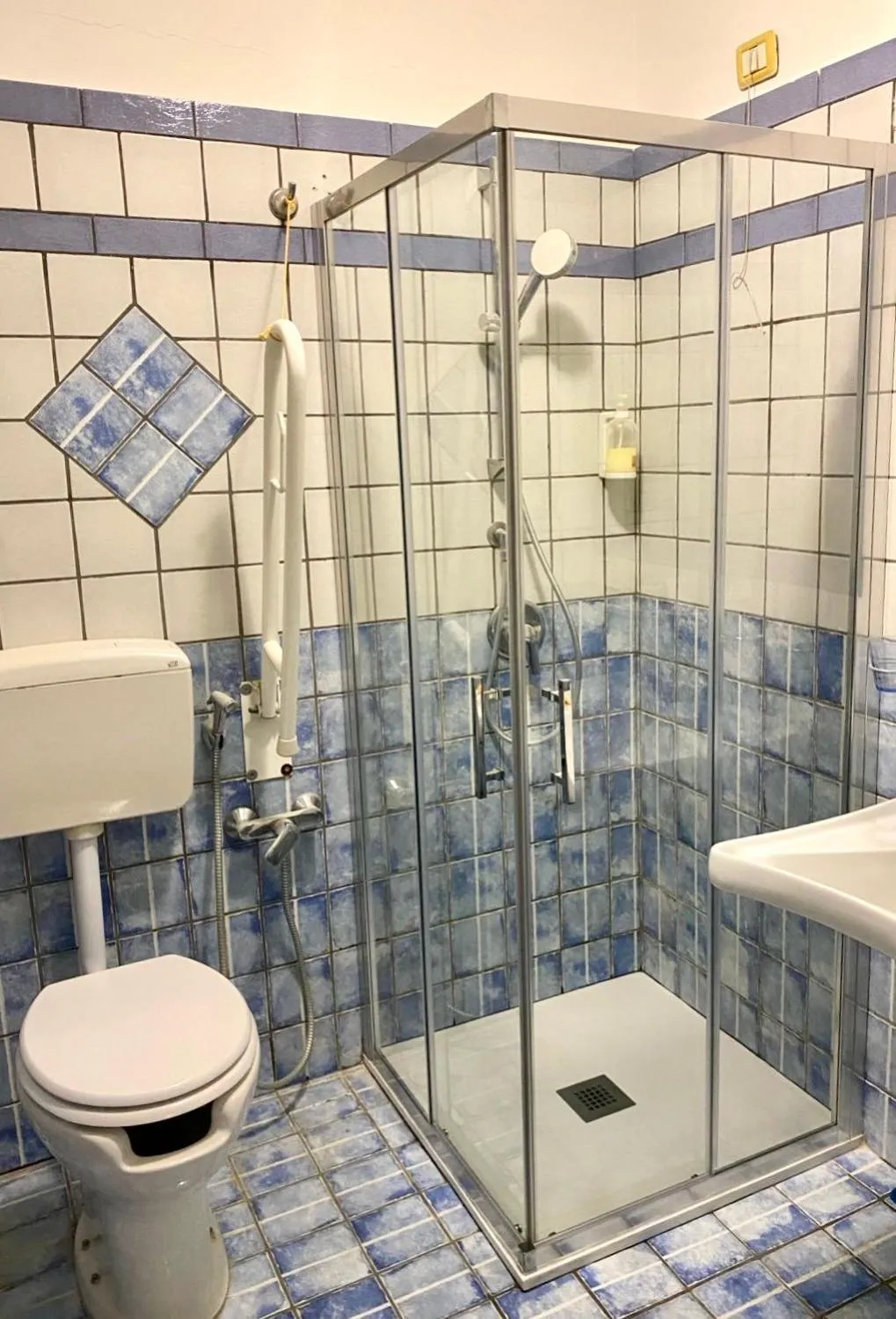 Shower in B&B Bonapace Portanolana