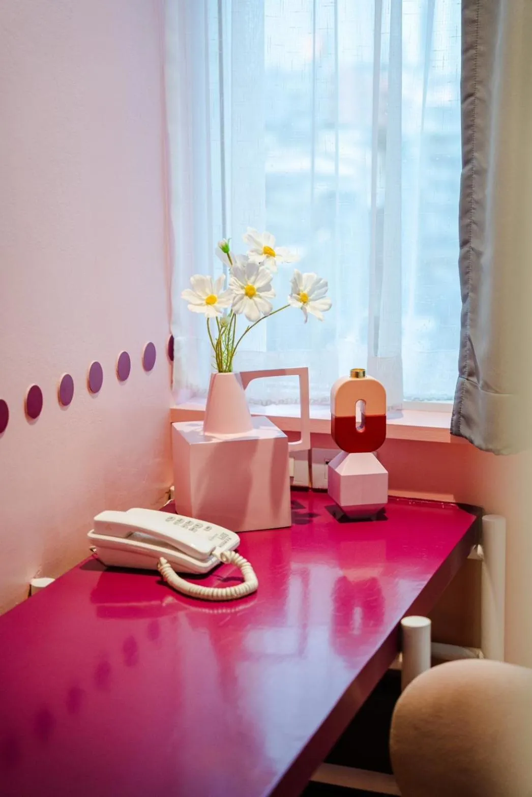 Photo of the whole room in Budacco The Living Place