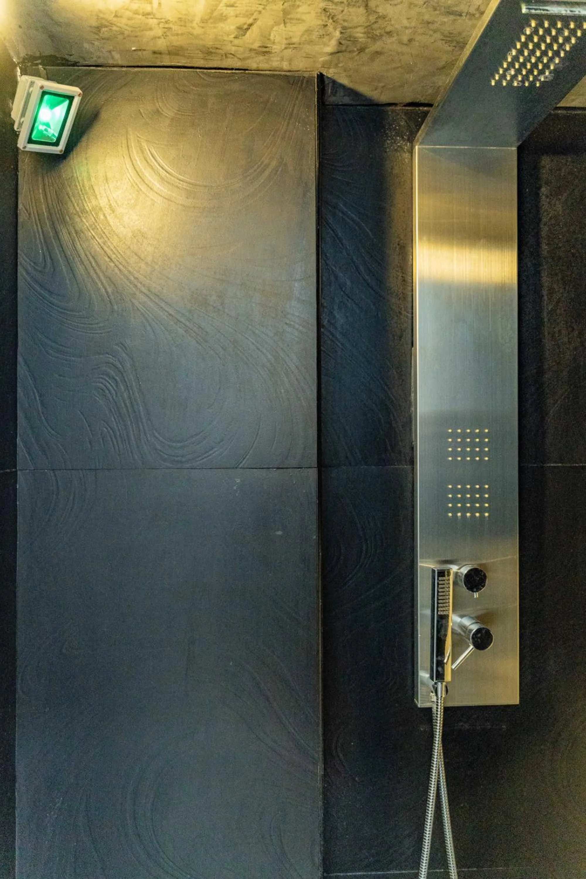 Shower in Covo Degli Angioini