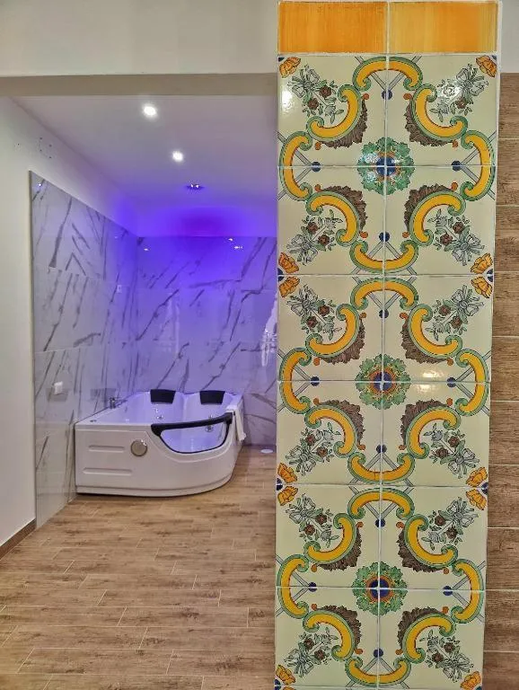 Decorative detail in Covo Degli Angioini