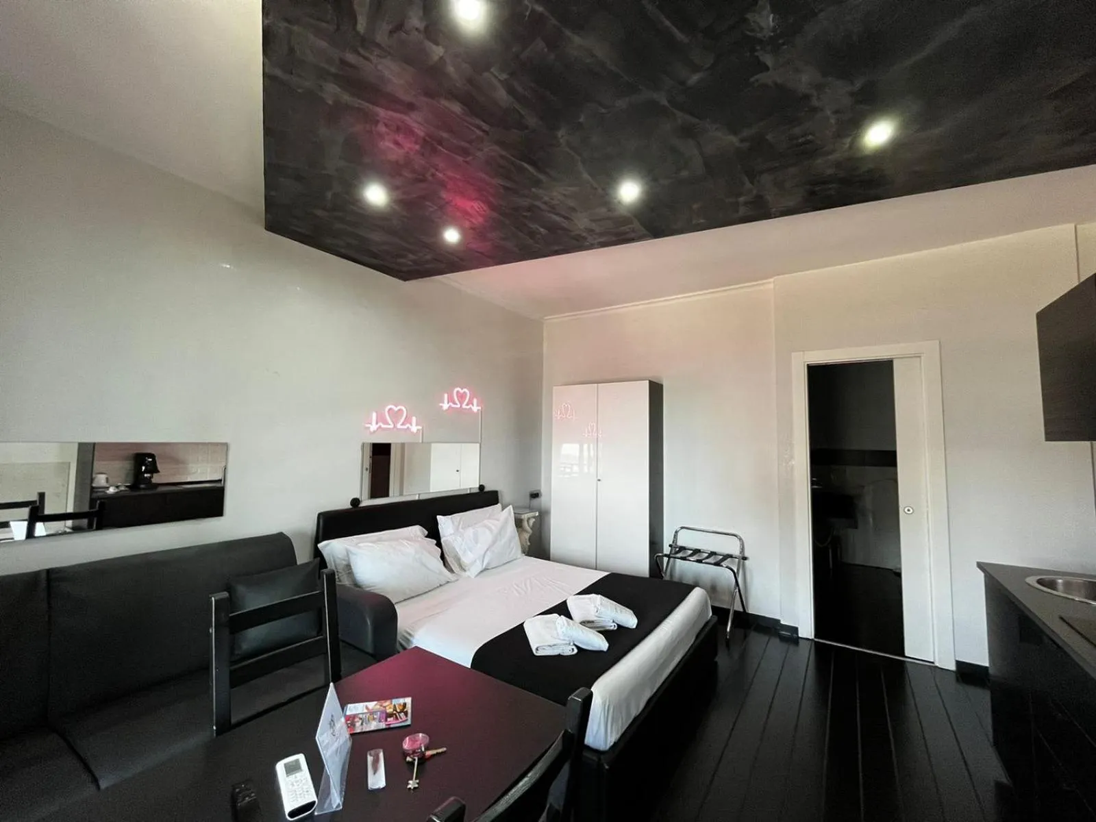 Photo of the whole room in Covo Degli Angioini