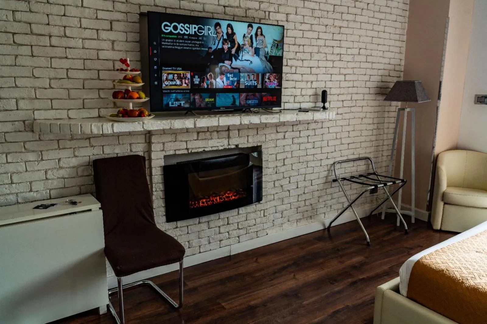 Communal lounge/ TV room in Covo Degli Angioini