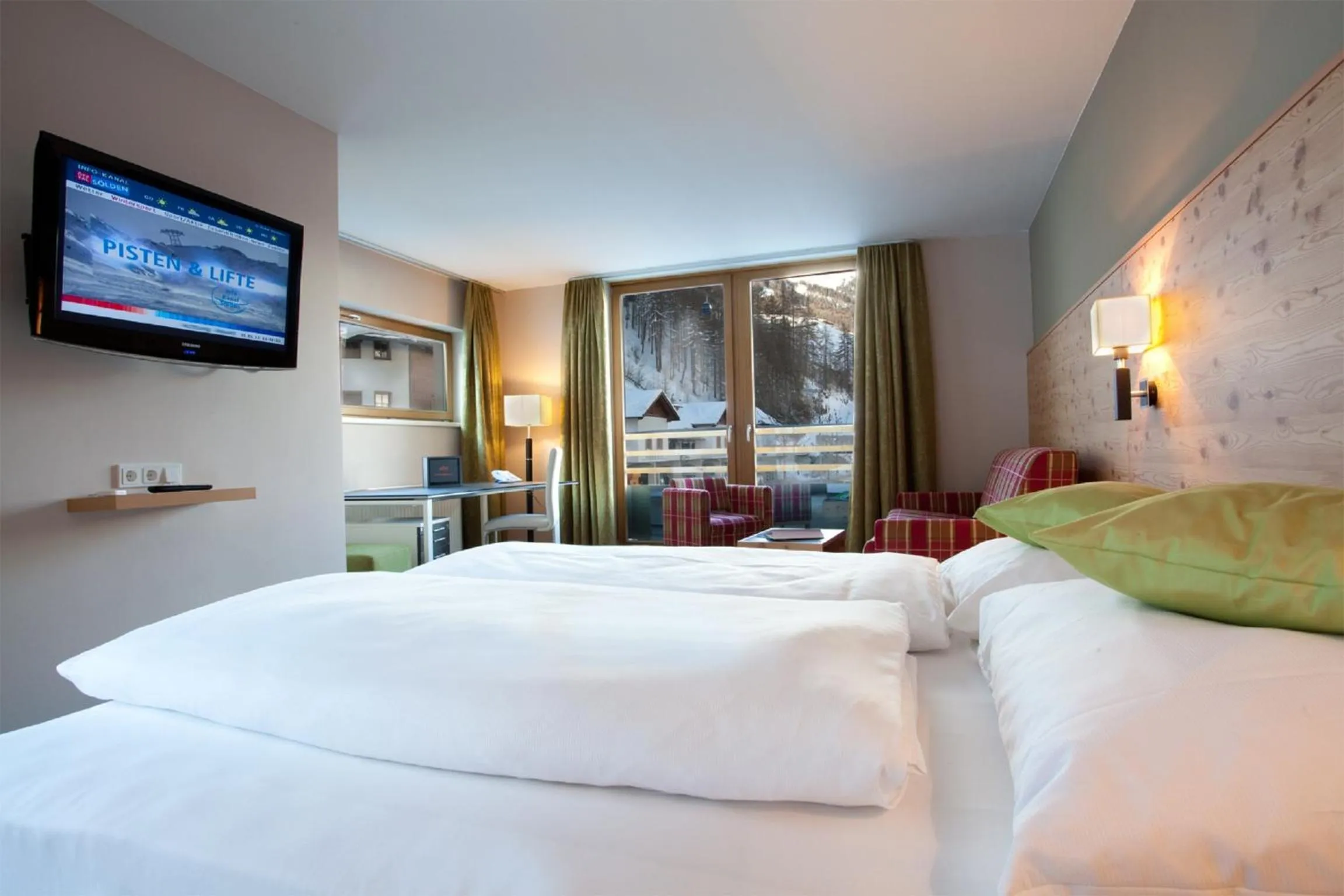 Bedroom, Bed in Hotel Bäckelar Wirt Superior