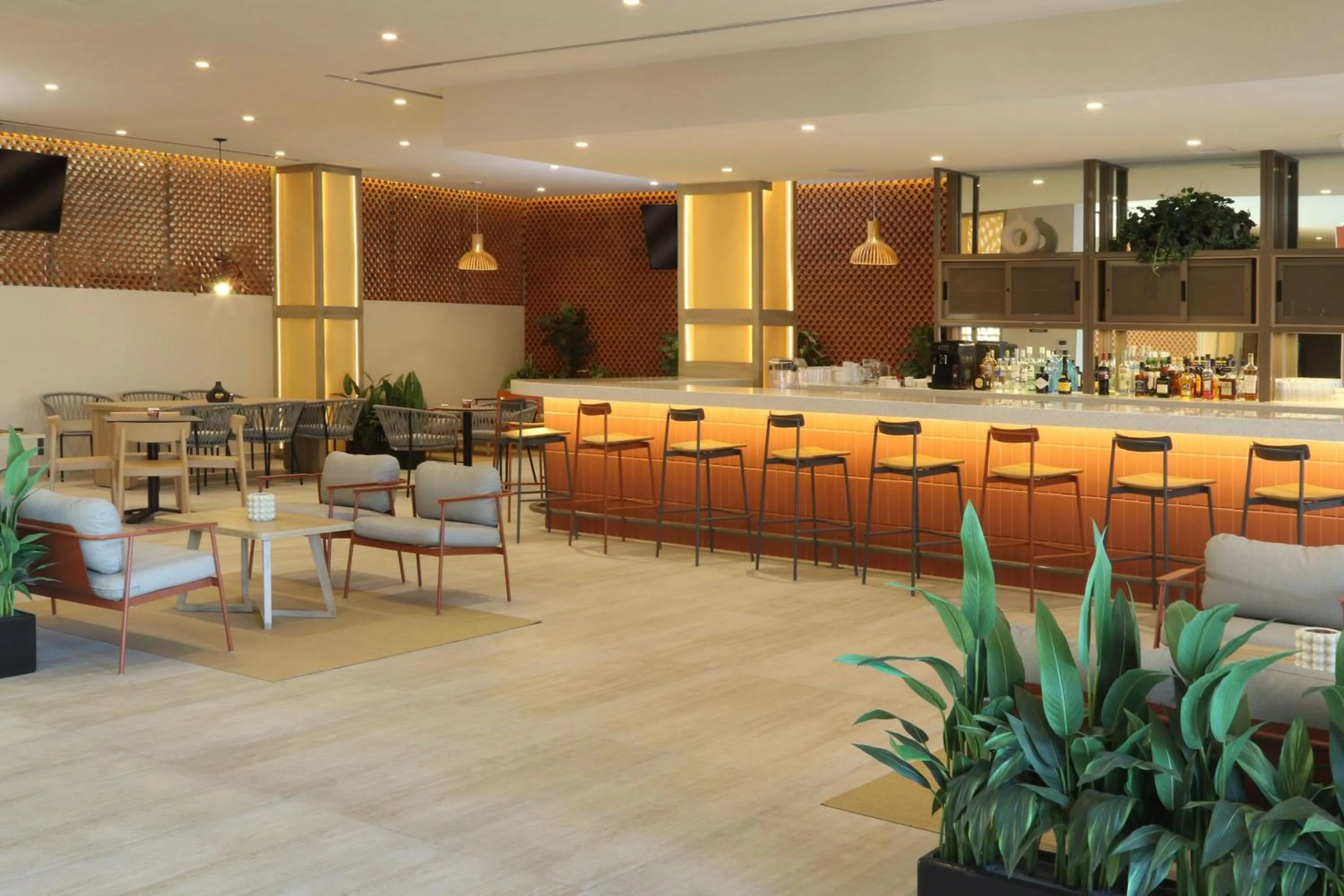 Lounge or bar in City Express Plus by Marriott Puerto Vallarta