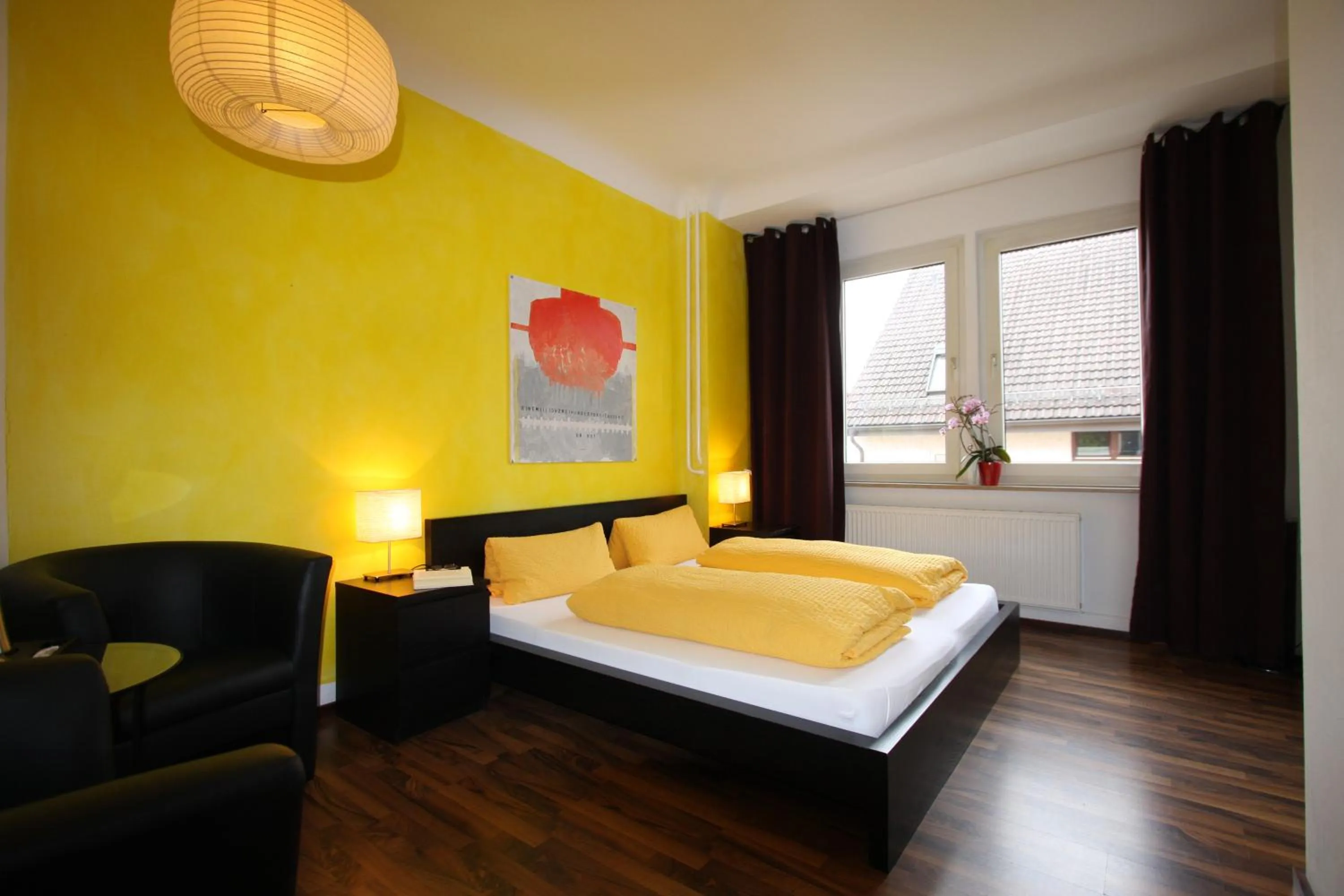Photo of the whole room, Bed in Stadthotel Kleiner Berg
