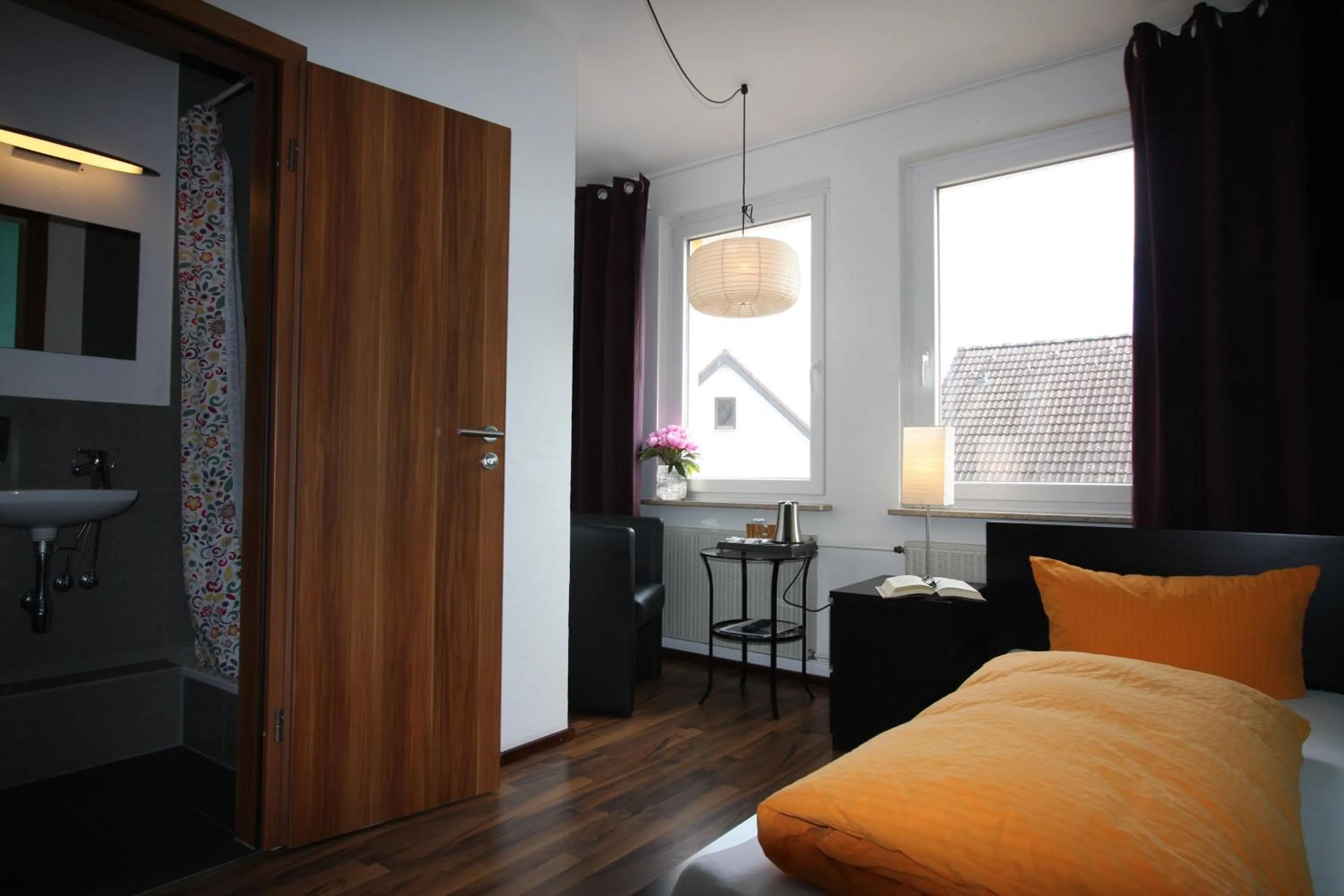 Photo of the whole room, Bed in Stadthotel Kleiner Berg