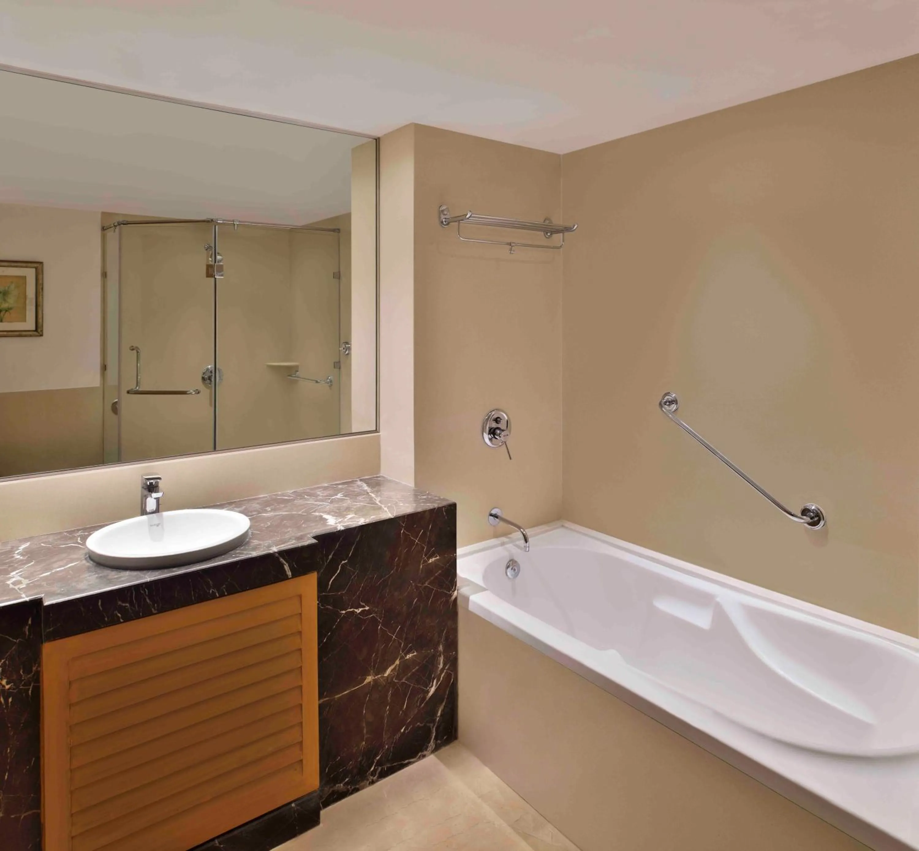 Bathroom in Courtyard by Marriott Chennai