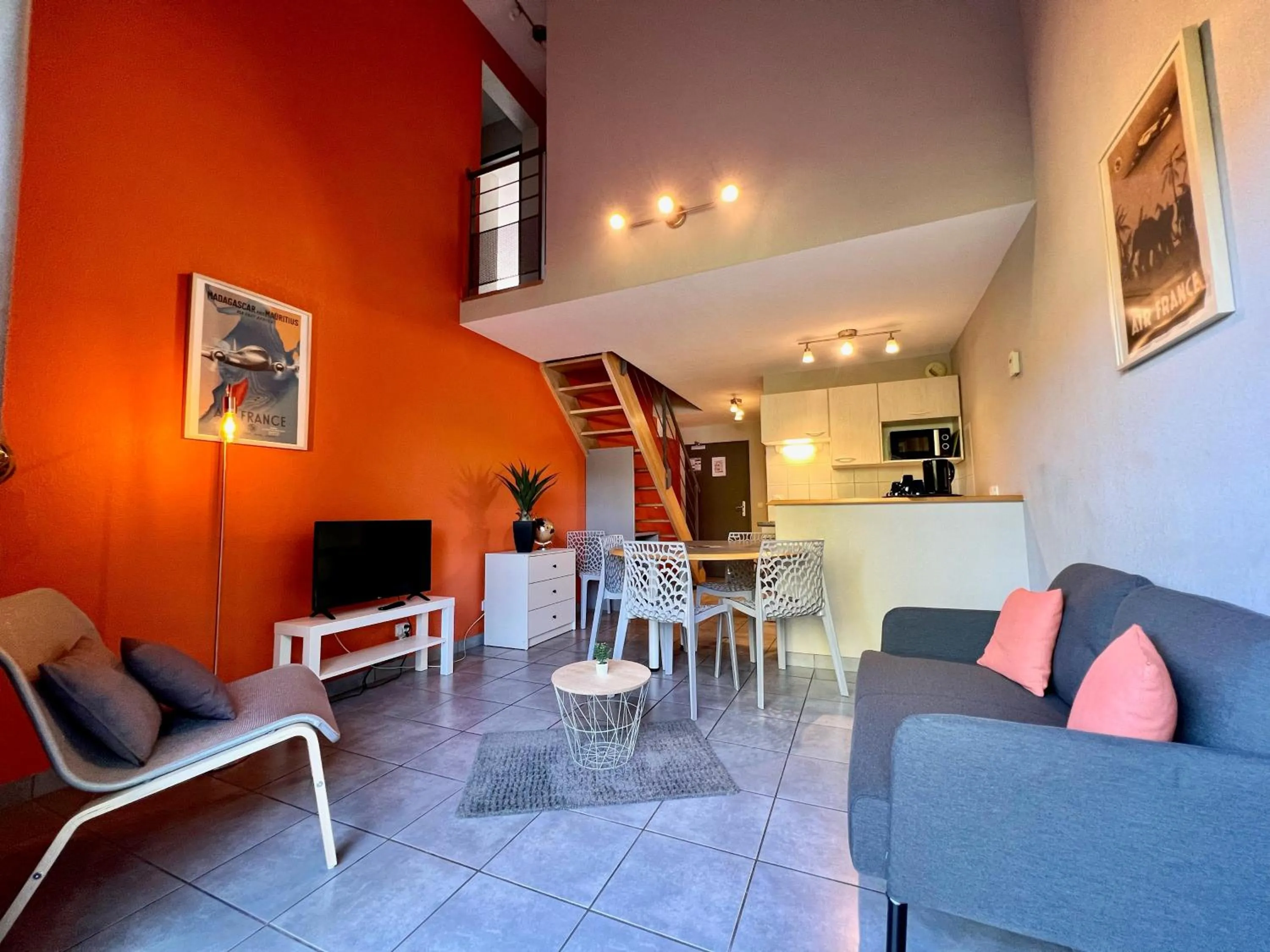 Seating area in The Originals Boutique, Hôtel Le Cap, Gap Sud