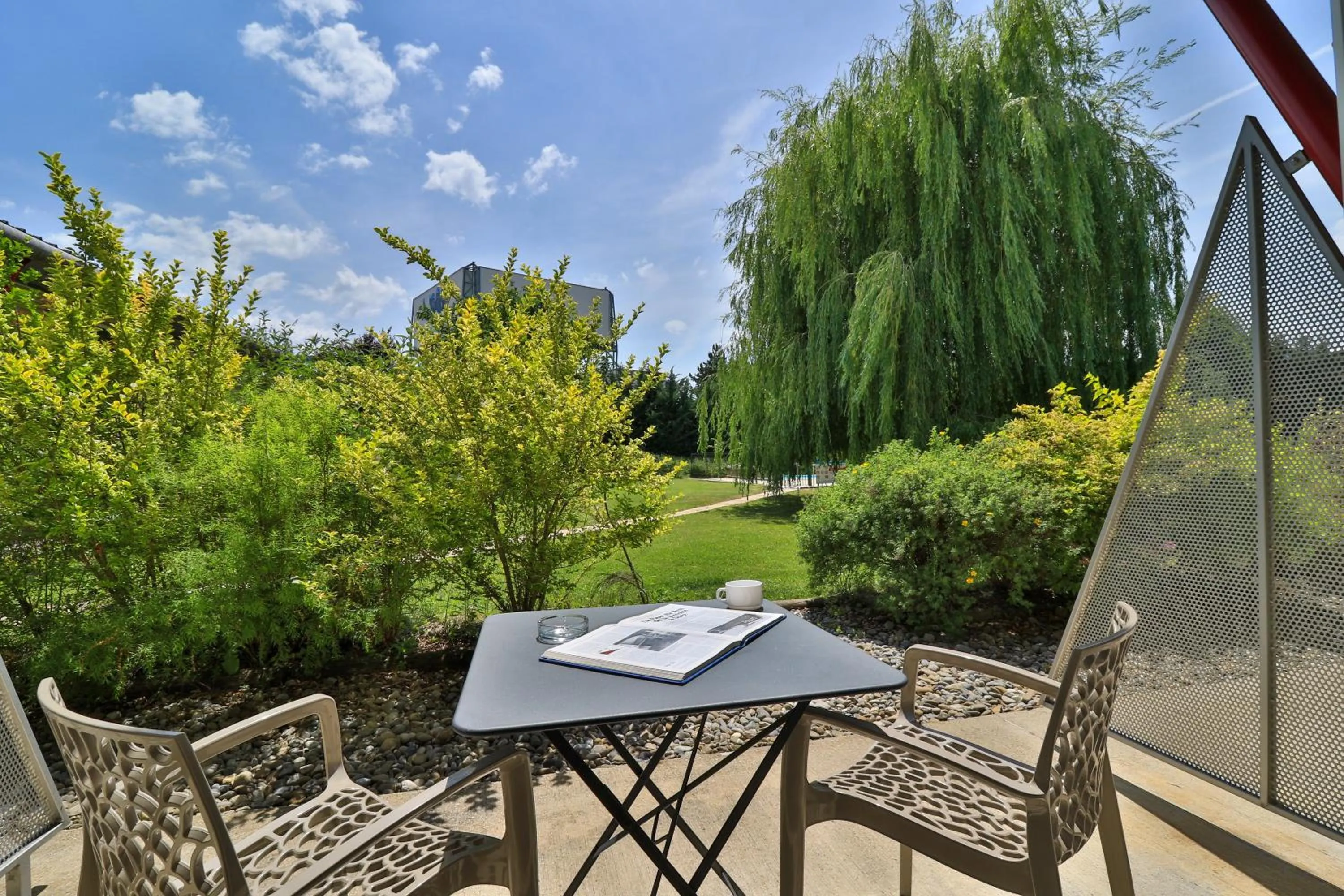 Patio in The Originals Boutique, Hôtel Le Cap, Gap Sud