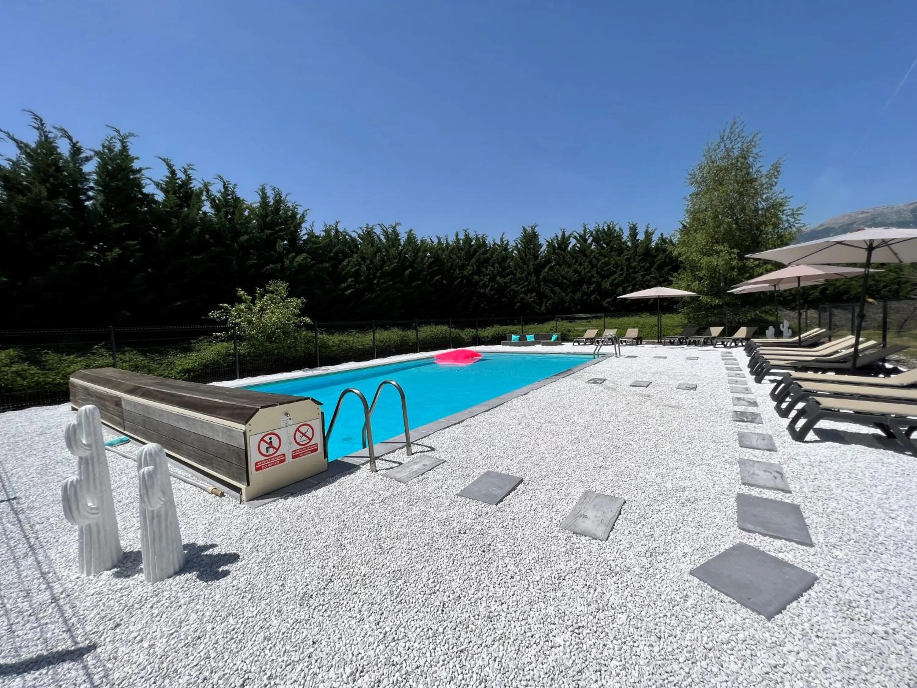 Swimming pool in The Originals Boutique, Hôtel Le Cap, Gap Sud