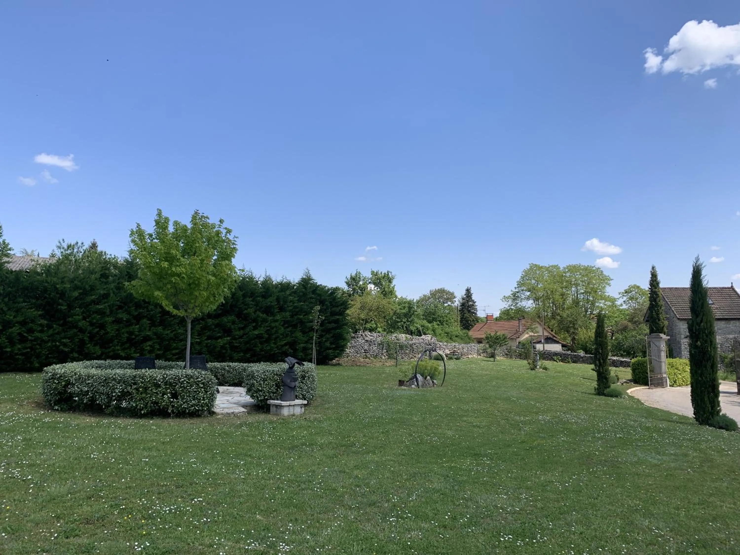 Garden view in Le Couvent