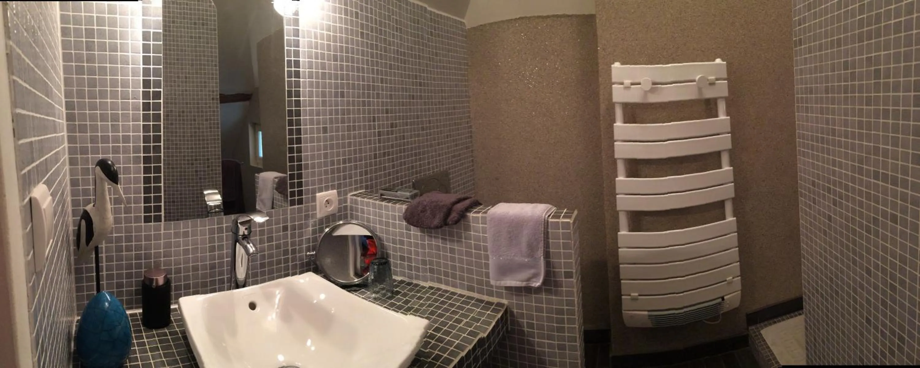 Bathroom, Bed in Le Couvent