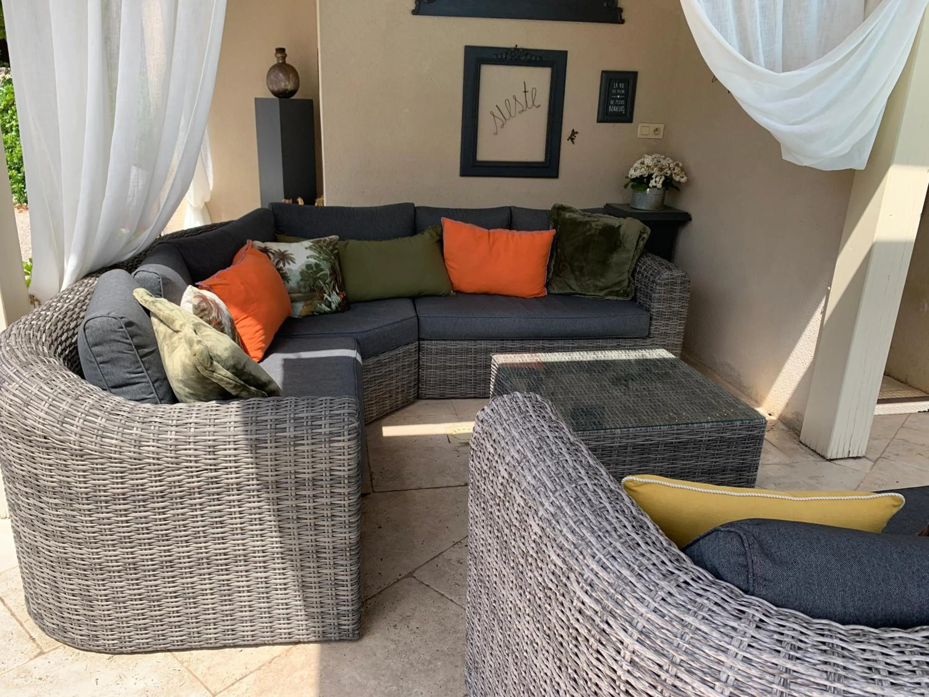 Seating area in Le Couvent