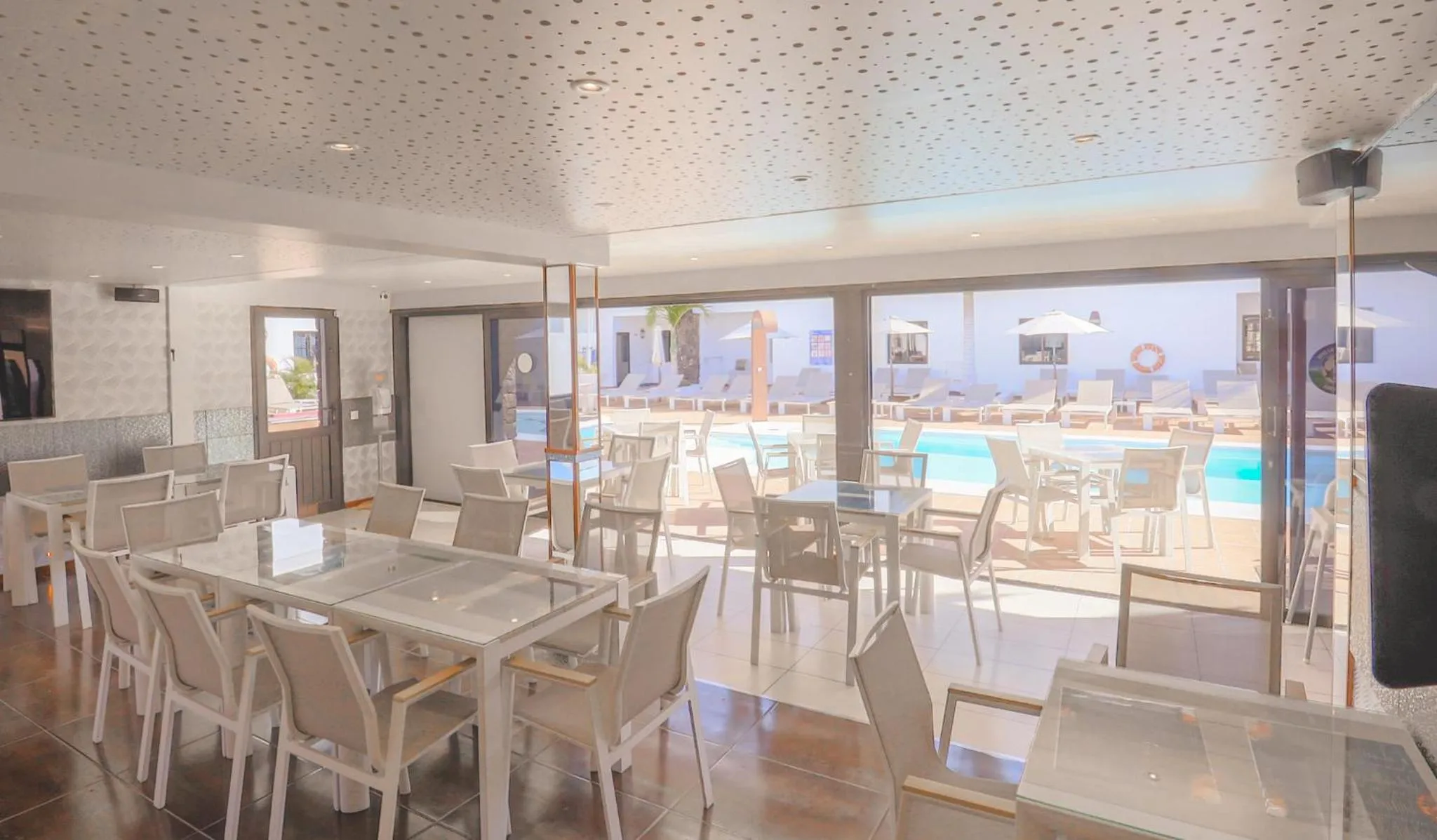 Restaurant/places to eat in Club Atlántico