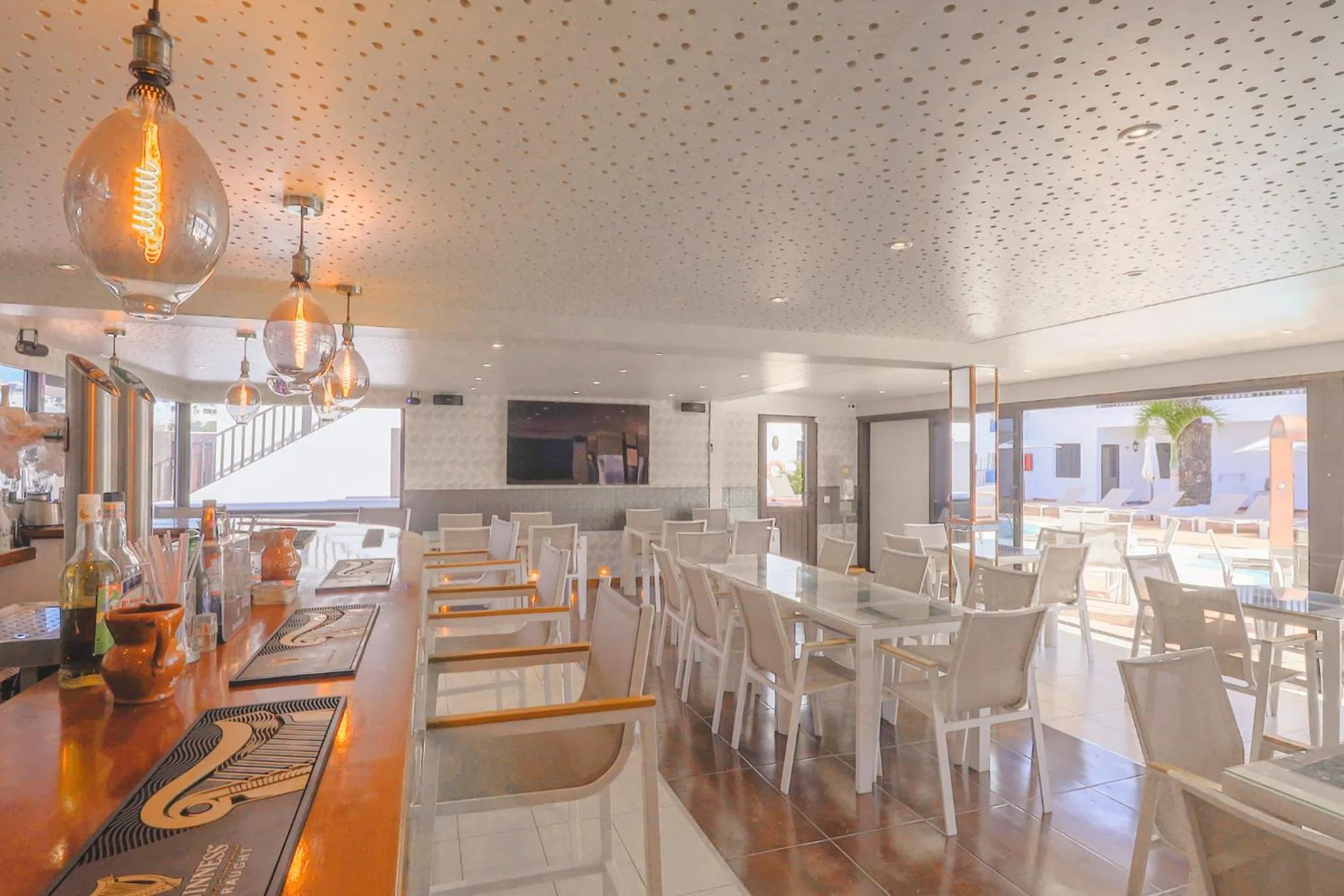 Restaurant/places to eat in Club Atlántico