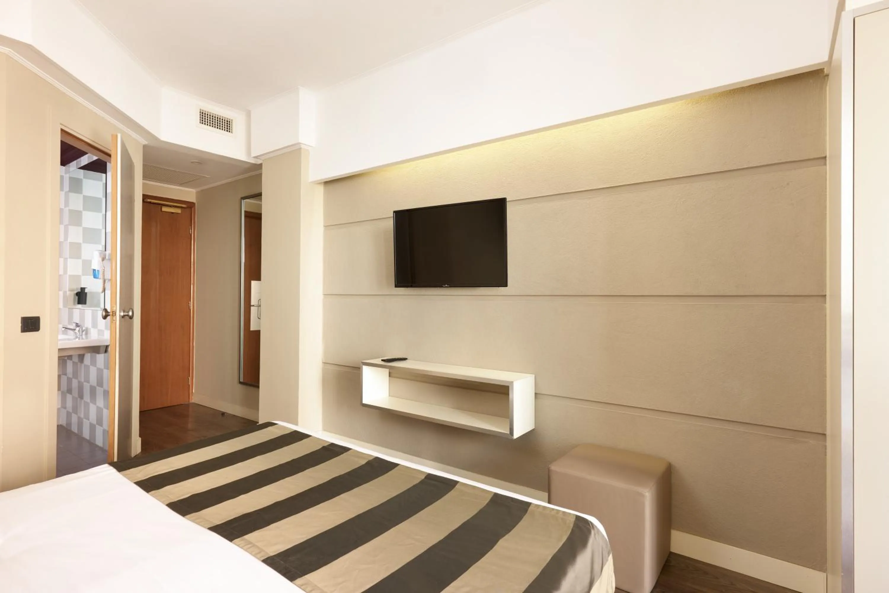 Bedroom, Bed in Hotel Roma Tor Vergata