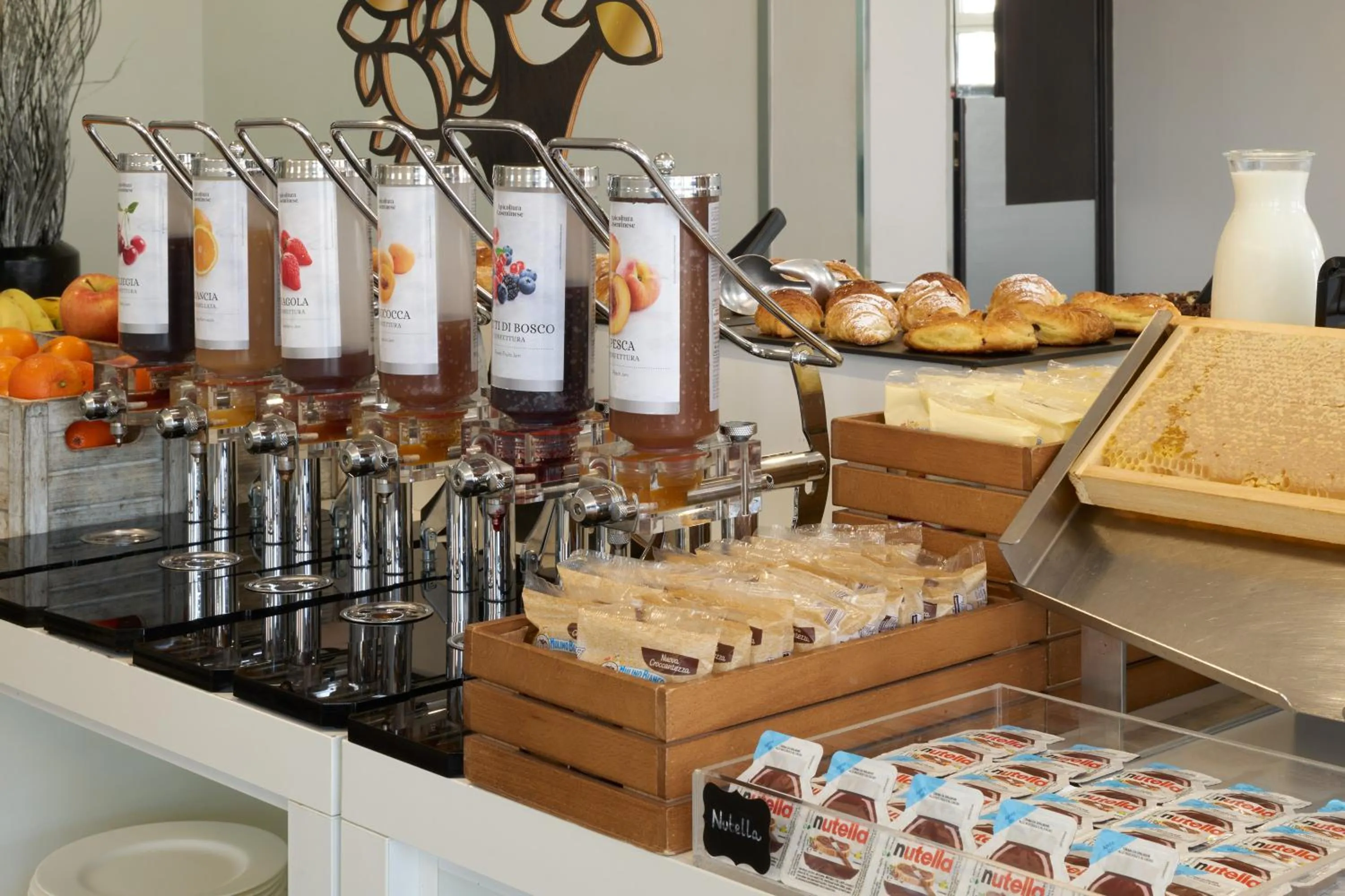Buffet breakfast in Hotel Roma Tor Vergata