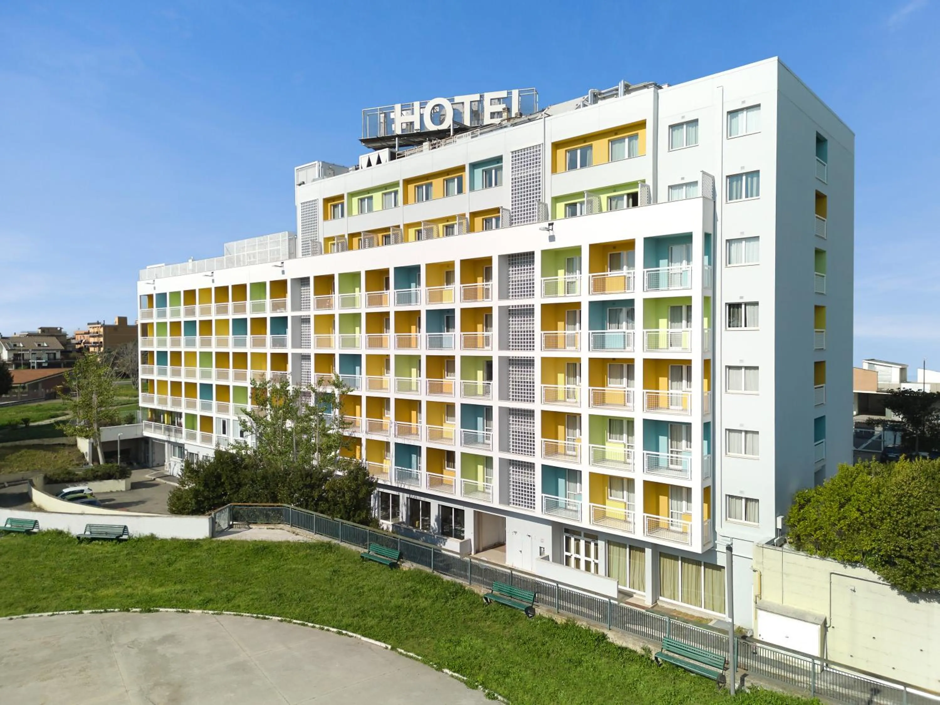 Property building in Hotel Roma Tor Vergata