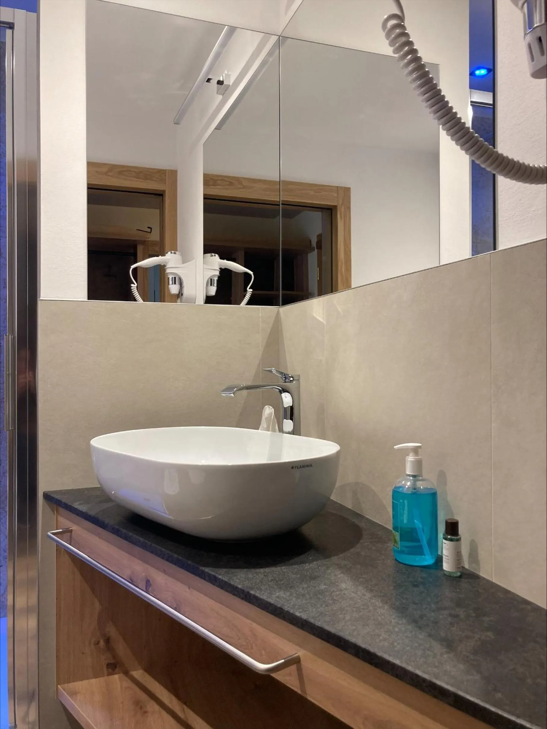 Bathroom in Berg Hotel Latemar Spitze