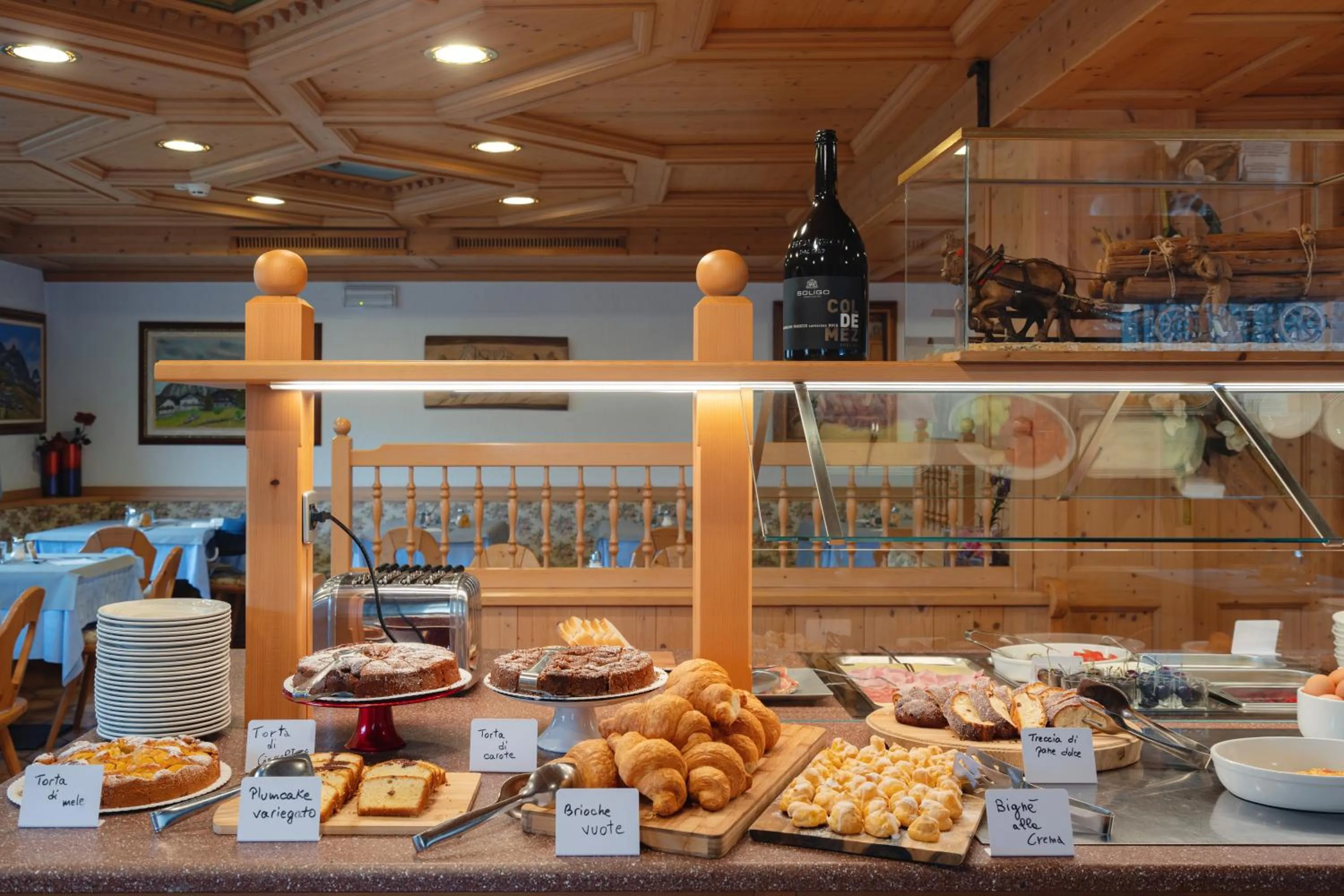 Breakfast in Berg Hotel Latemar Spitze