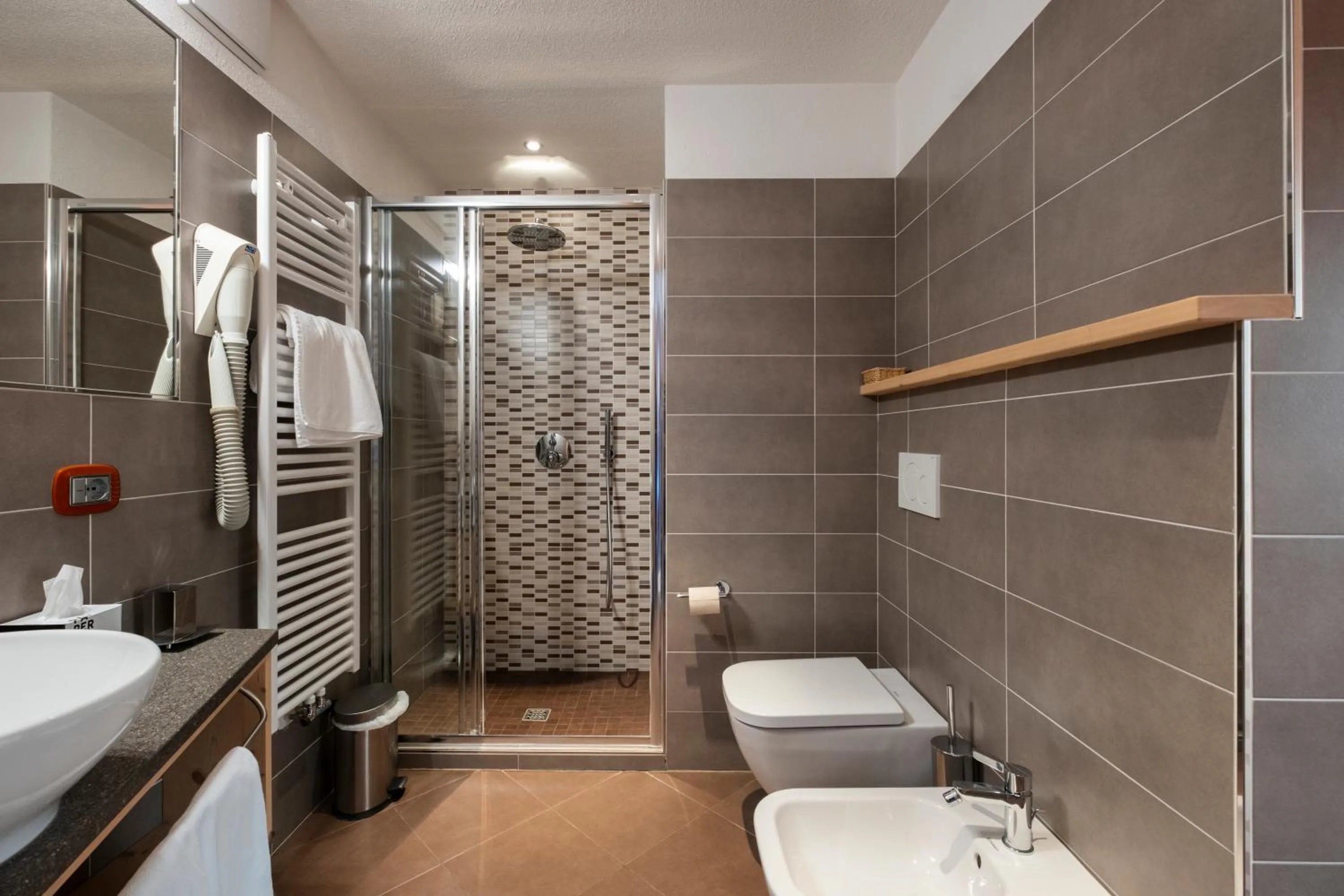 Bathroom in Berg Hotel Latemar Spitze