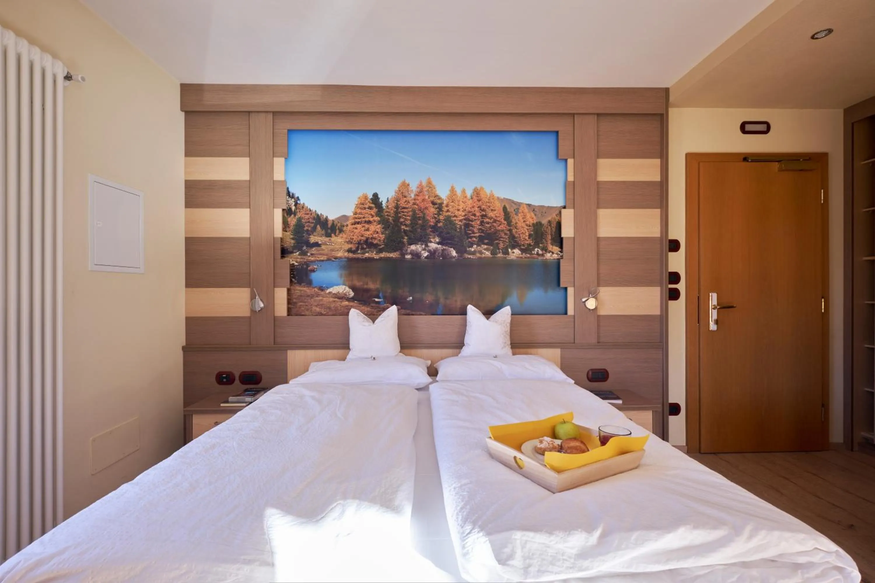 Bedroom, Bed in Berg Hotel Latemar Spitze