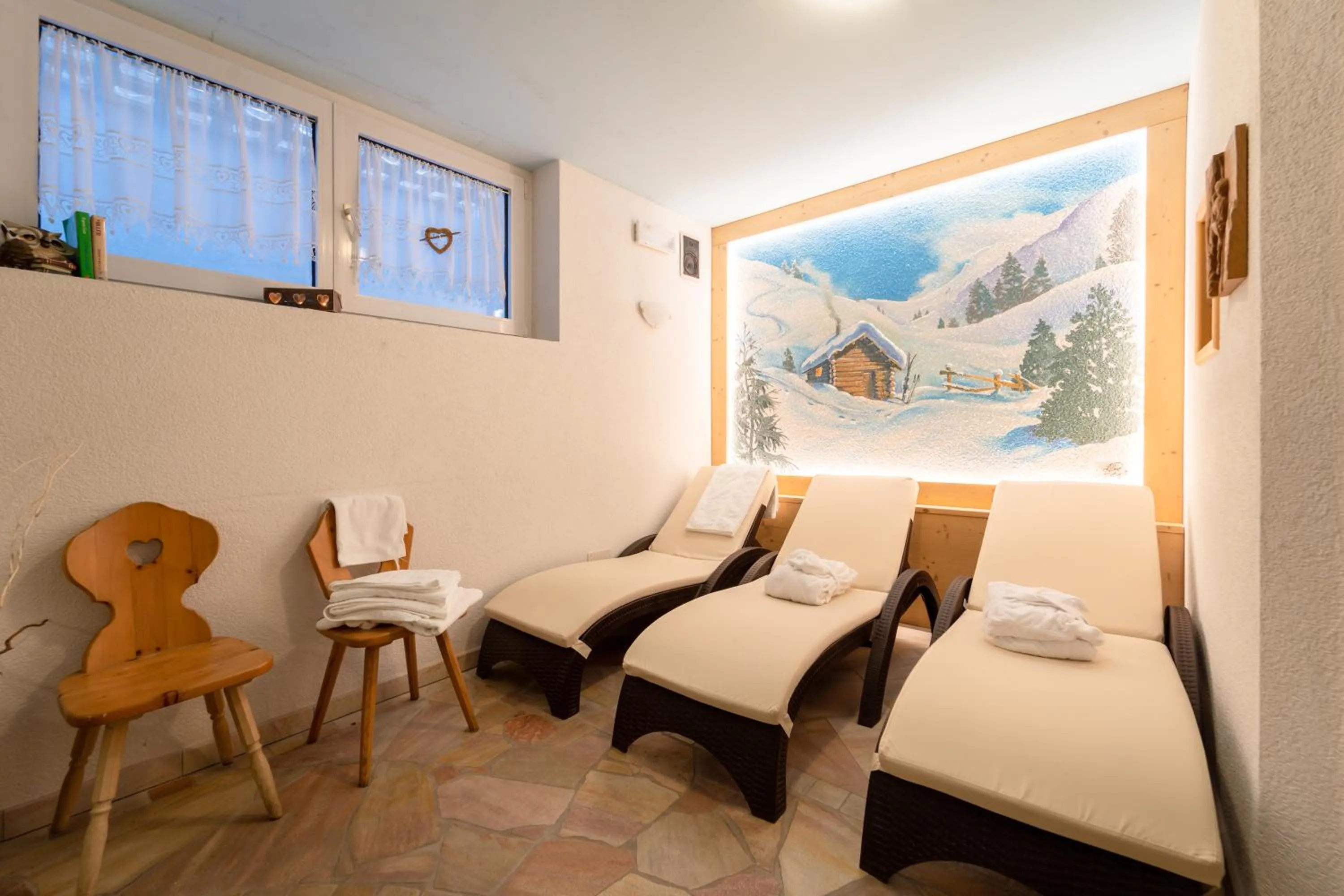 Decorative detail in Berg Hotel Latemar Spitze