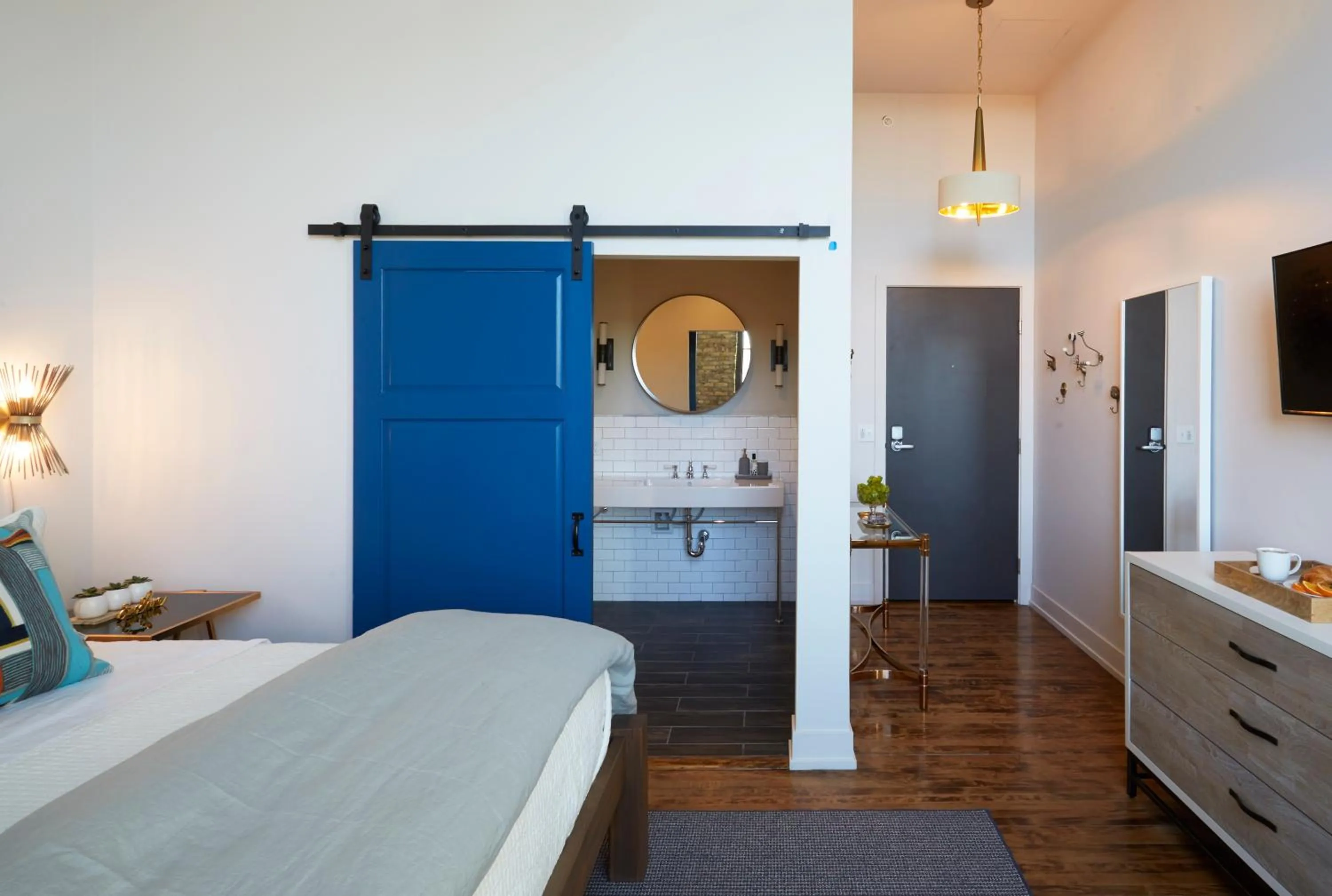 Bathroom, Bed in Kinn Guesthouse Bay View