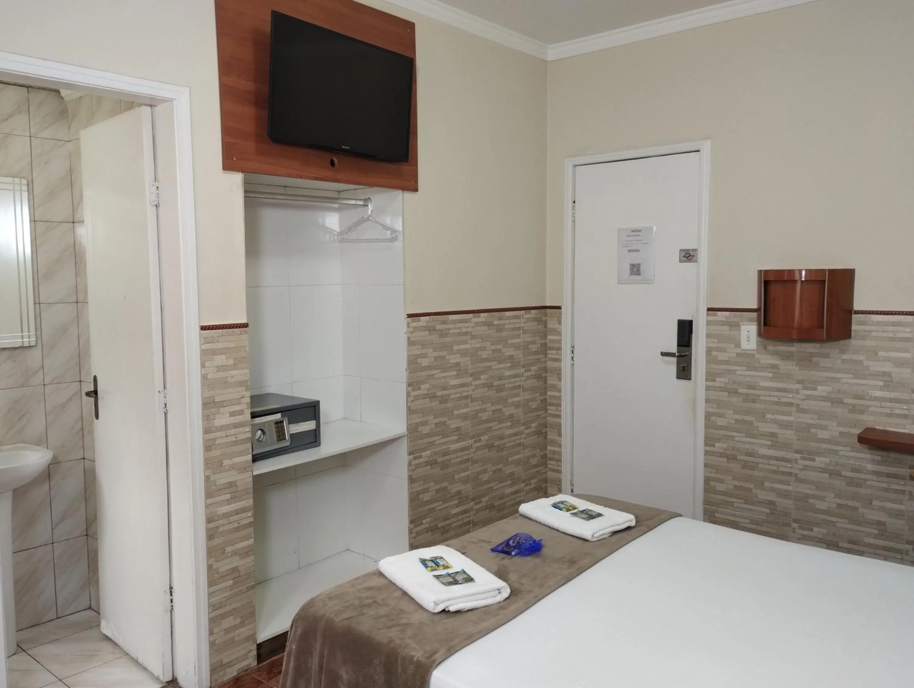 Bedroom, Bed in Hotel Brooklin