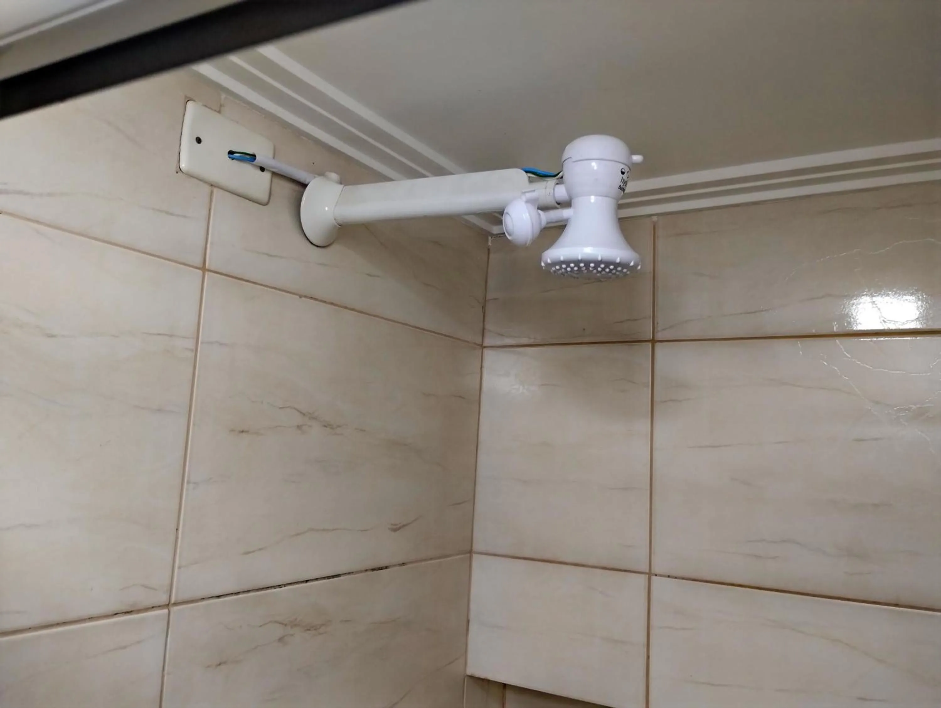 Shower in Hotel Brooklin