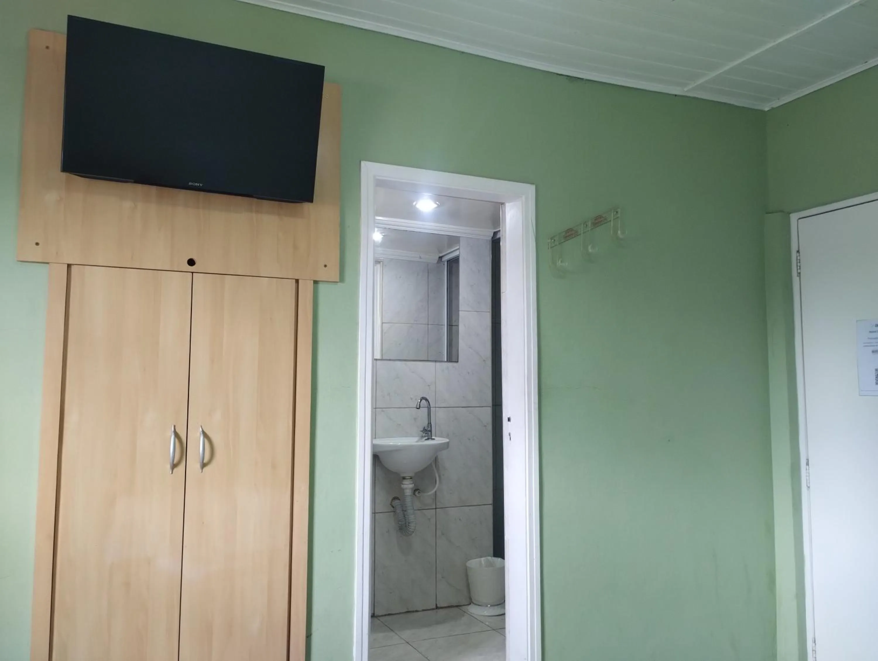 TV and multimedia in Hotel Brooklin