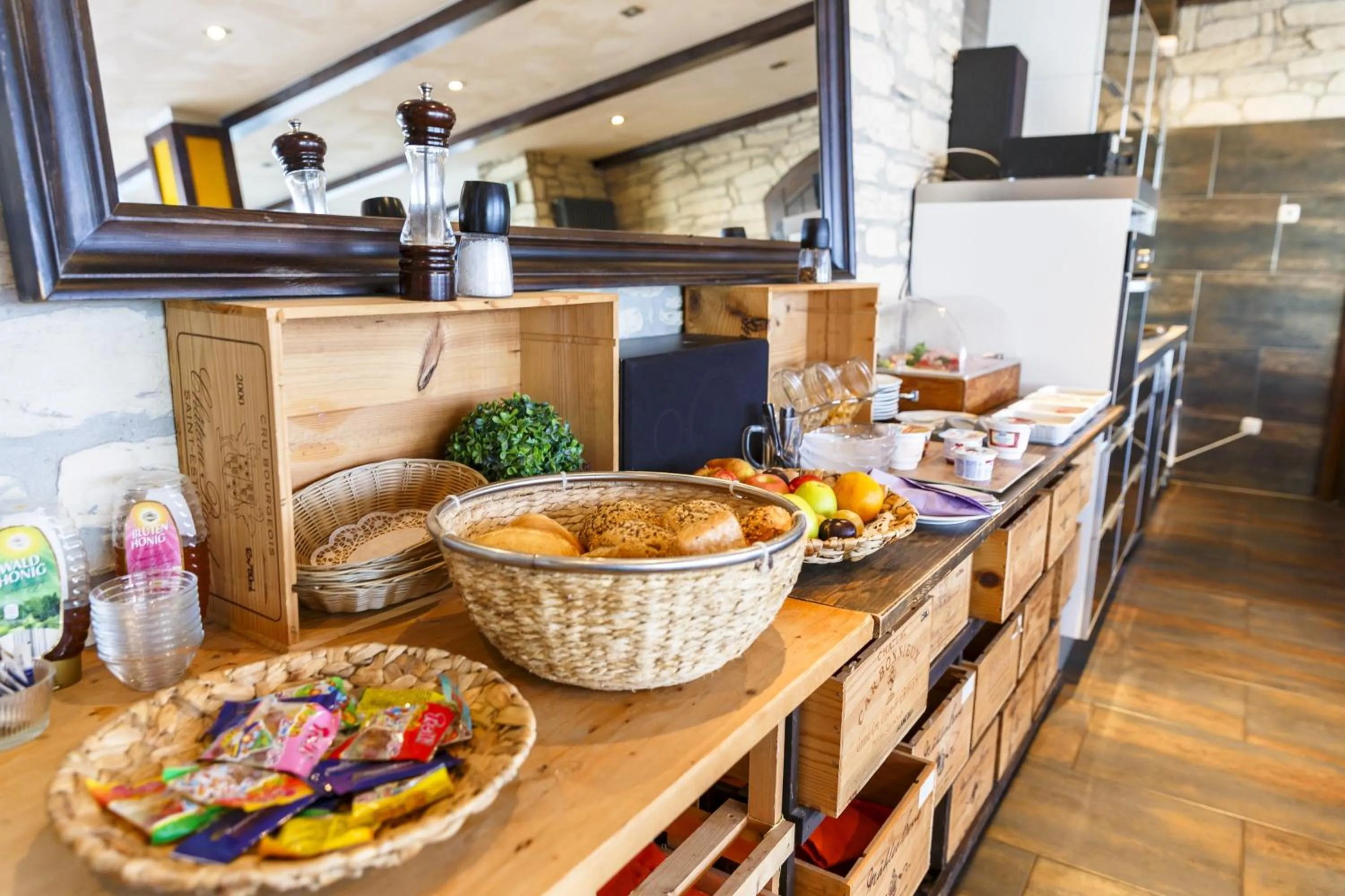 Food and drinks in Hotel Rheingold