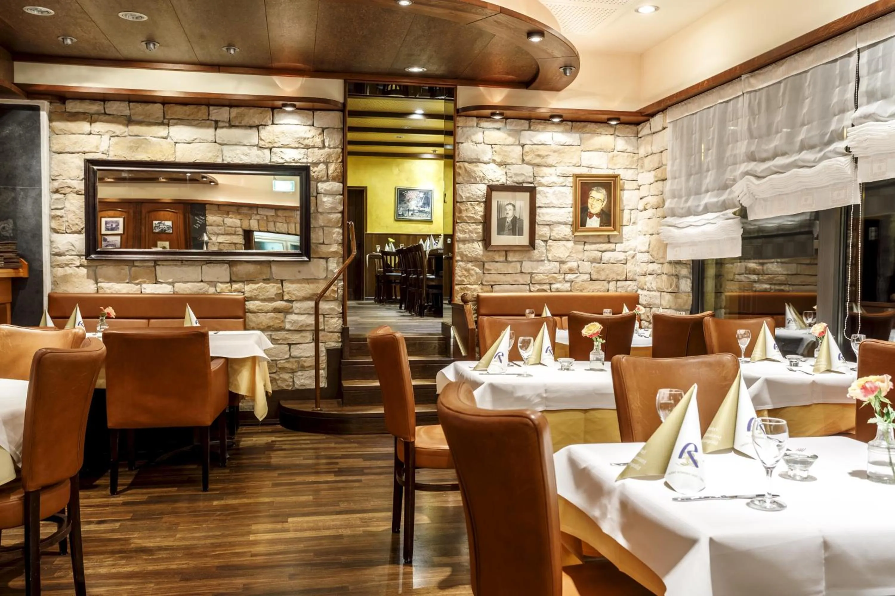 Restaurant/places to eat in Hotel Rheingold