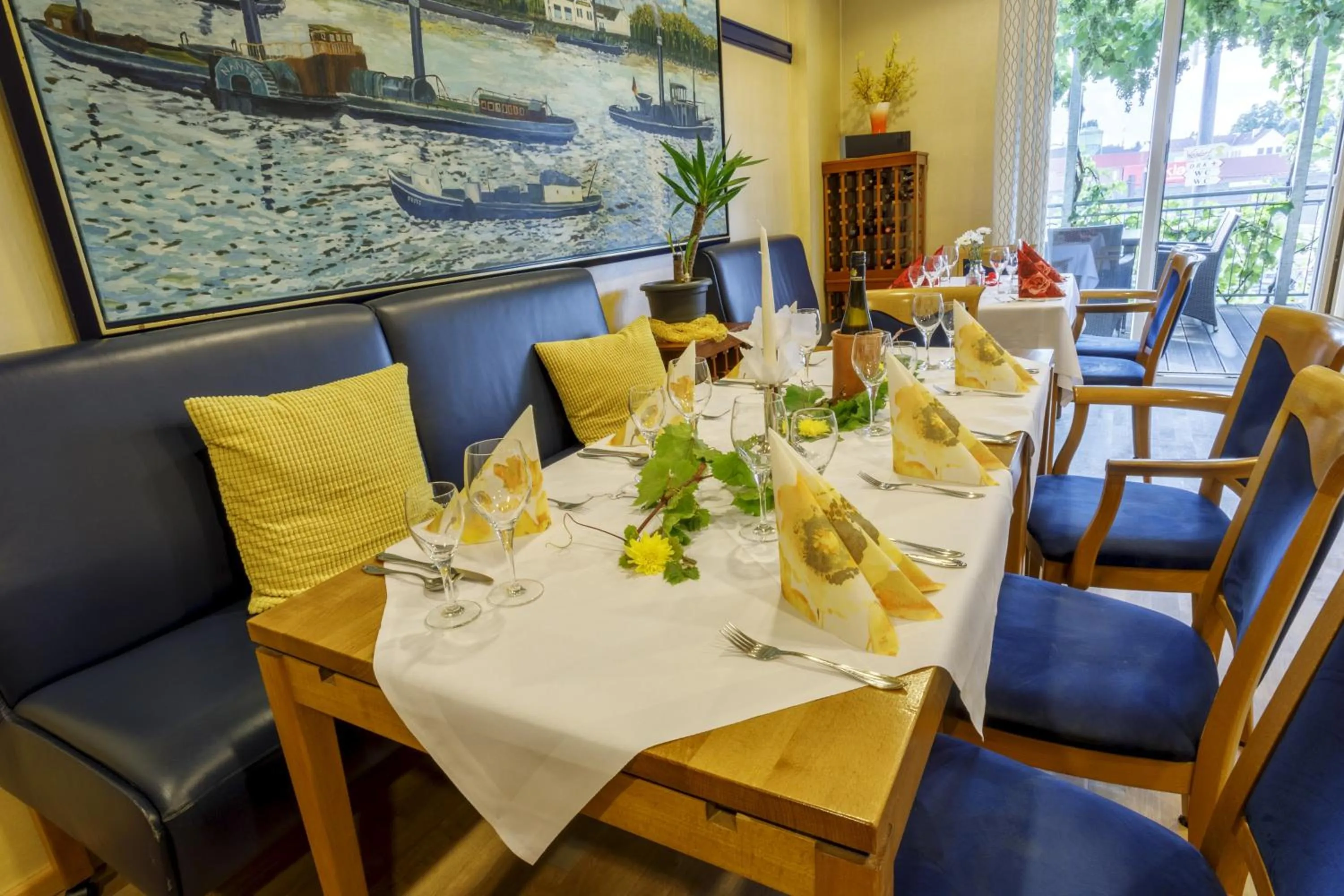 Restaurant/places to eat in Hotel Rheingold