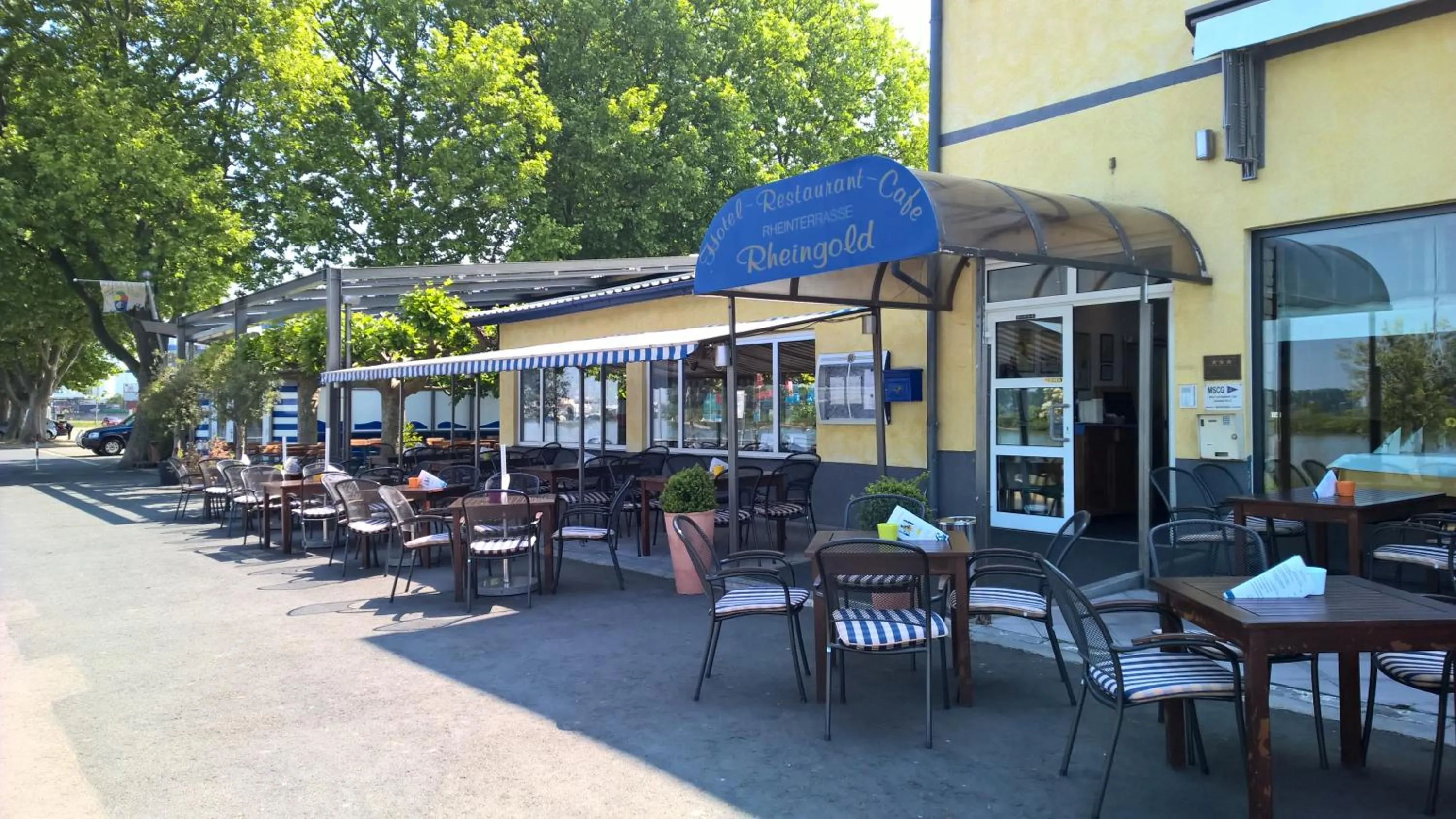 Property building in Hotel Rheingold