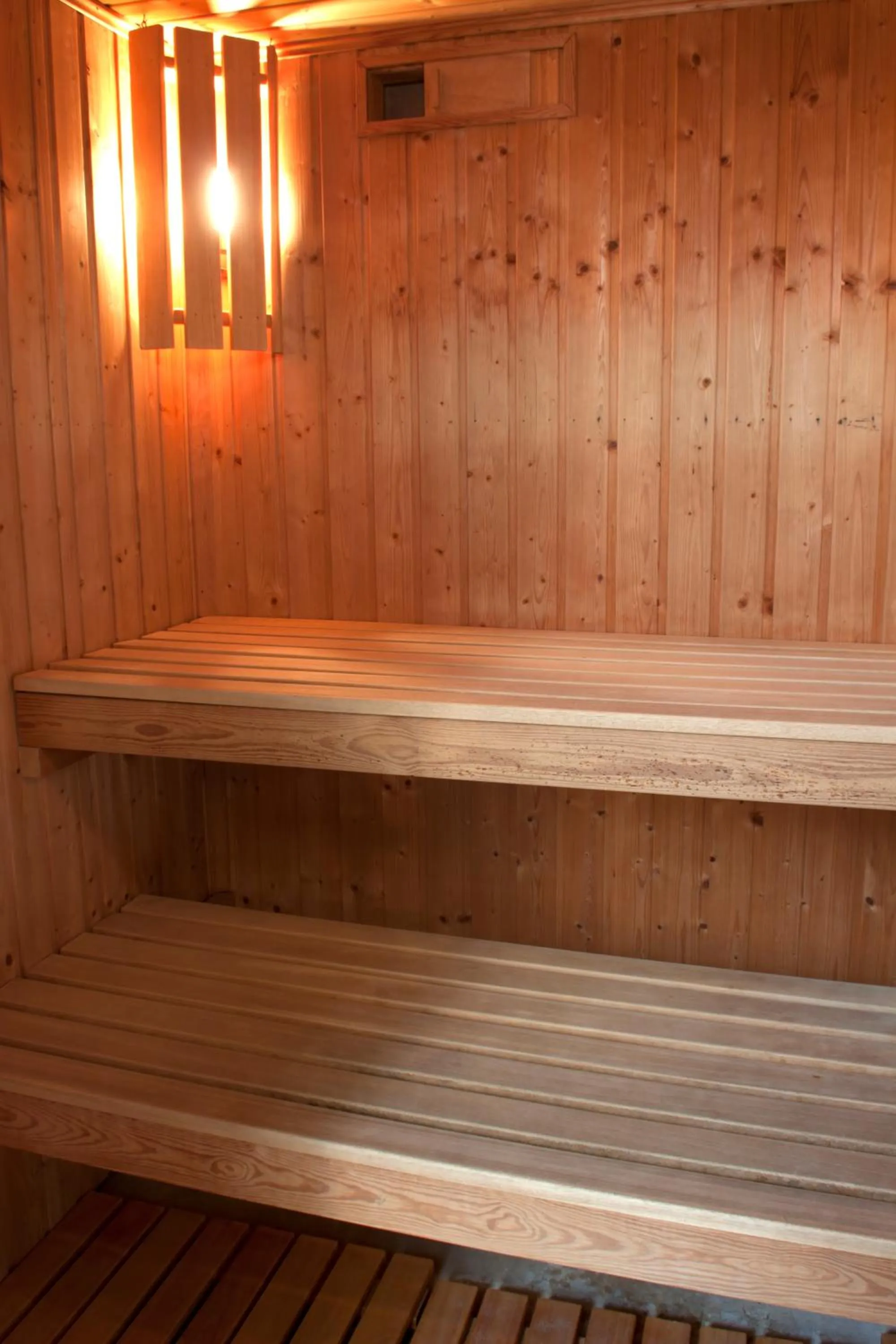 Spa and wellness centre/facilities in Logis Hotel Le Nuage