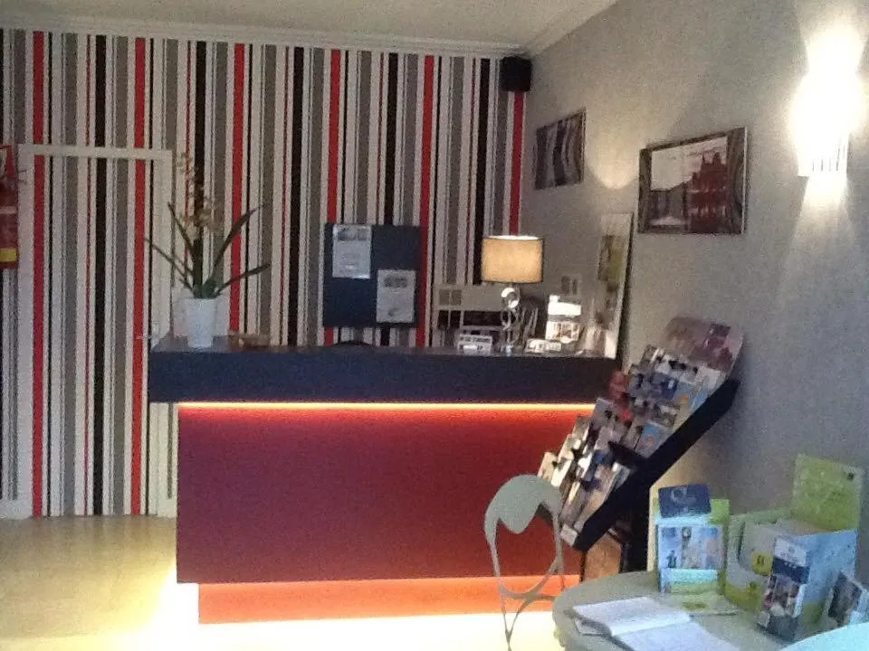 Lobby or reception in Logis Hotel Le Nuage