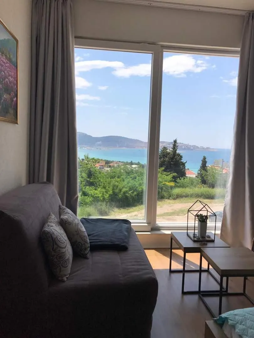 Studio Apartment with Sea View in VilaA21