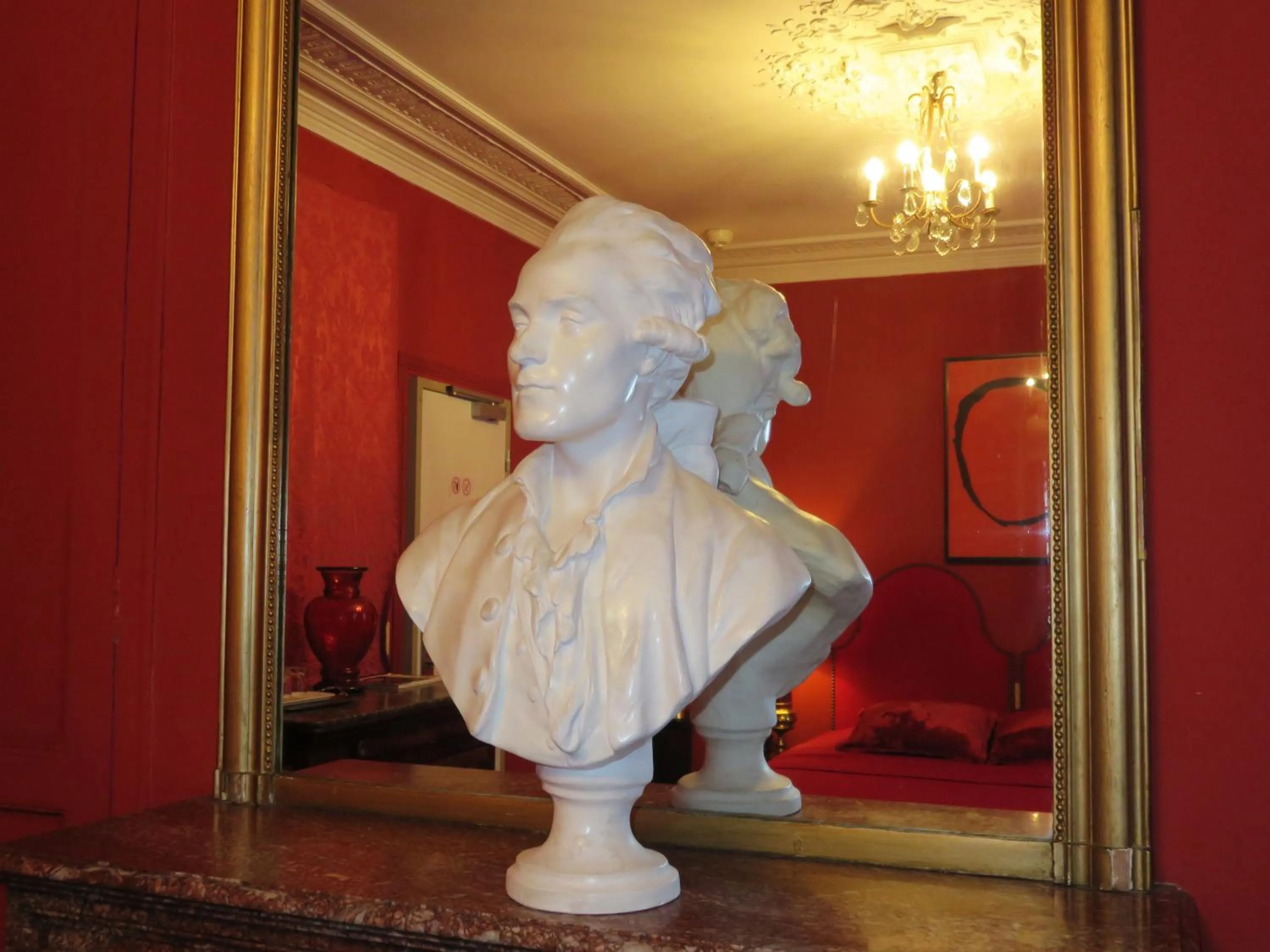 Decorative detail in Hotel Windsor Home