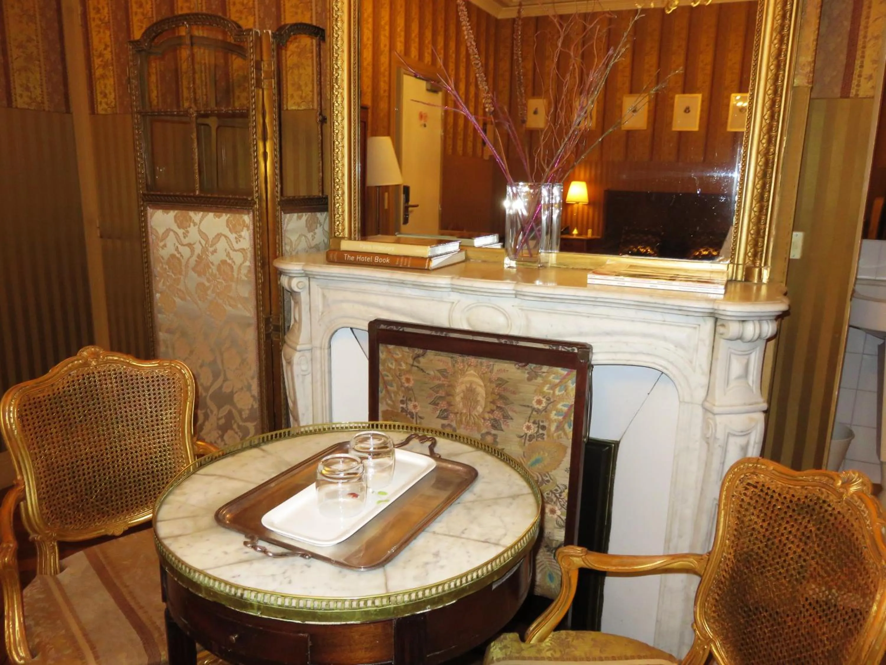 Seating area in Hotel Windsor Home