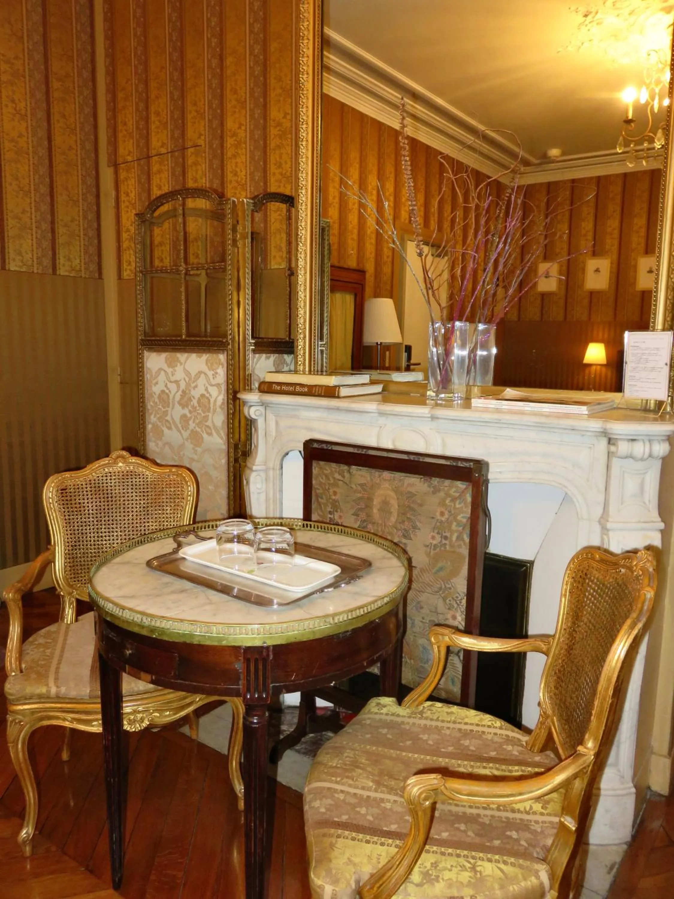 Seating area in Hotel Windsor Home