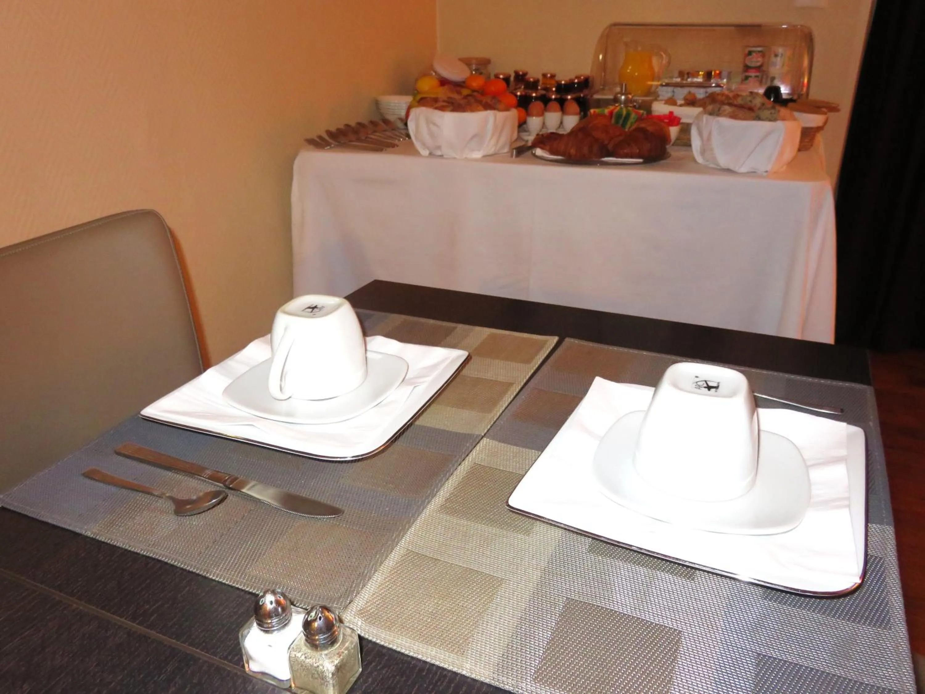 Breakfast in Hotel Windsor Home