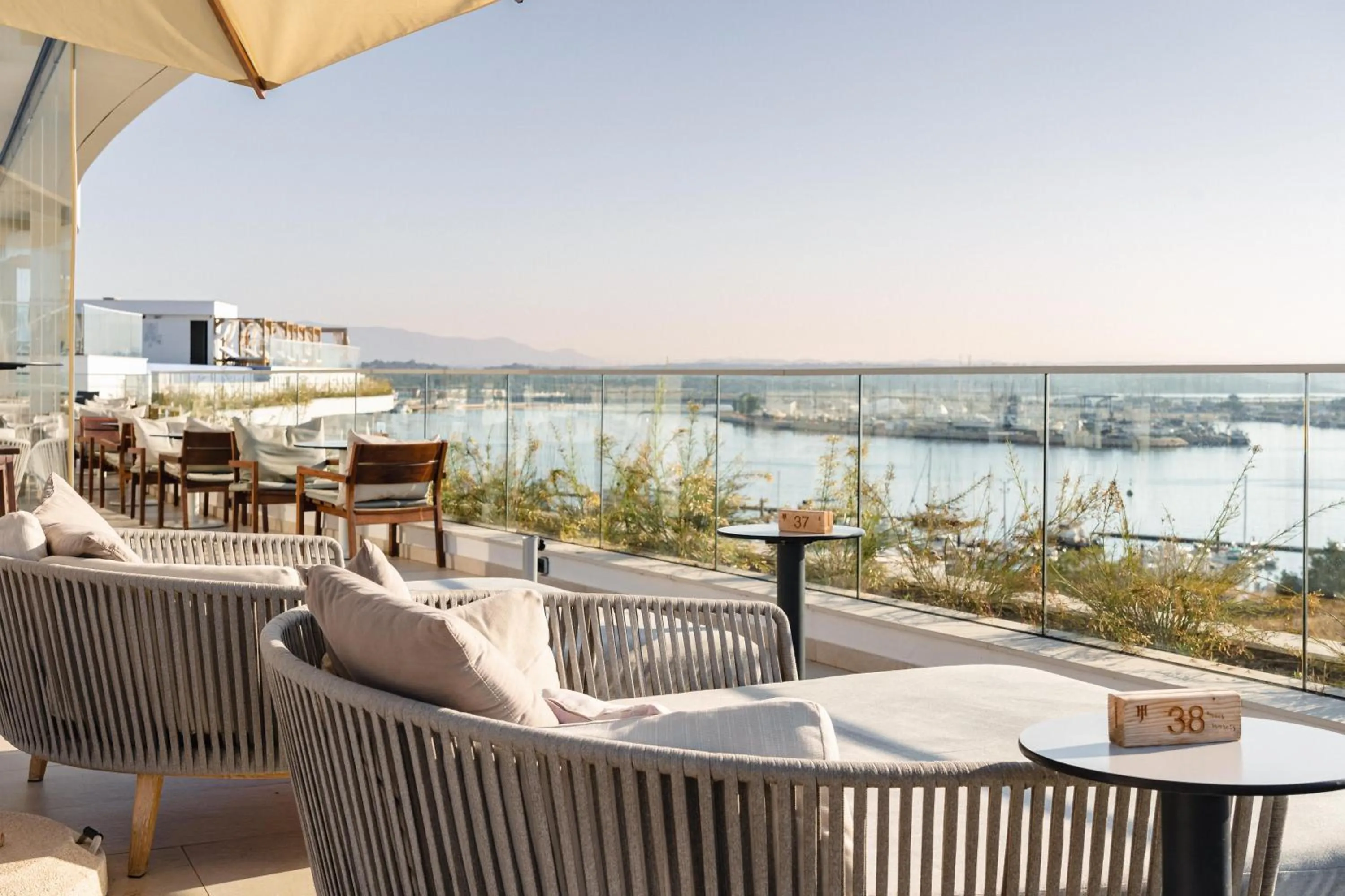 Lounge or bar in Jupiter Marina Hotel - Couples & Spa